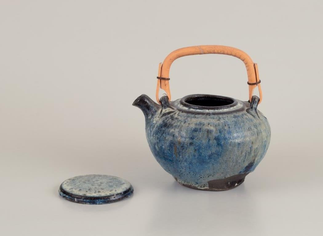 Smaltato Gutte Eriksen. Teiera unica in ceramica, tecnica raku, smalto lavico fluente, anni '60 in vendita