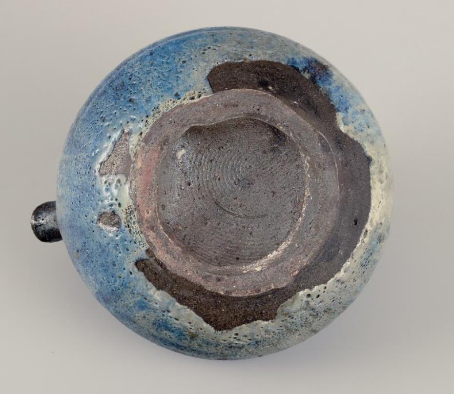 Gutte Eriksen. Teiera unica in ceramica, tecnica raku, smalto lavico fluente, anni '60 in vendita 1