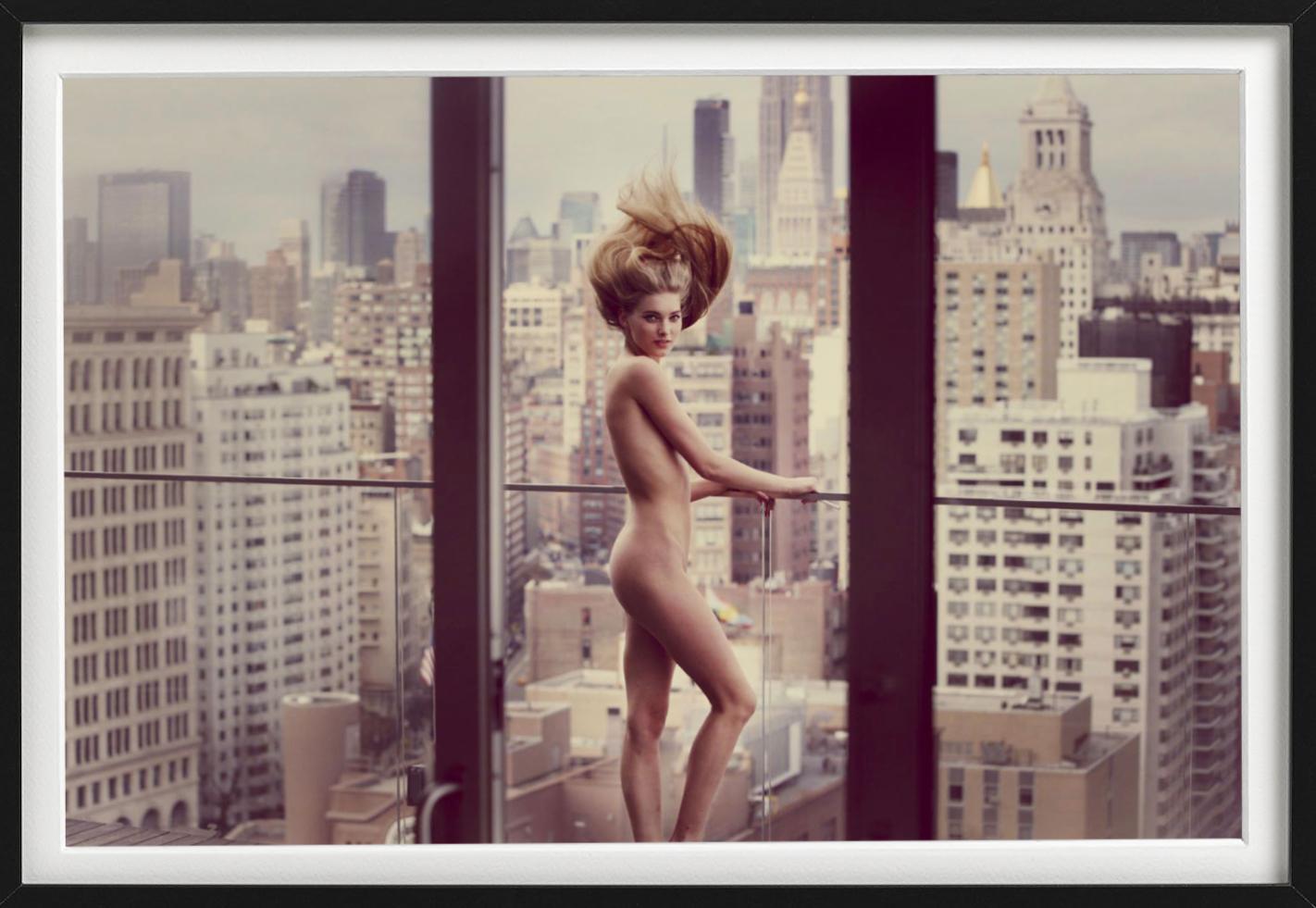 Elsa Hosk - nude Victoria's Secret model in front of panorama New York skyline - Photograph by Guy Aroch