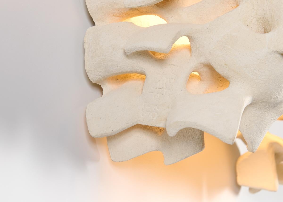 Grès porcellanato Guy Bareff, Comme un Mystère, Abstract Ceramic Sconce, France, 2025 in vendita