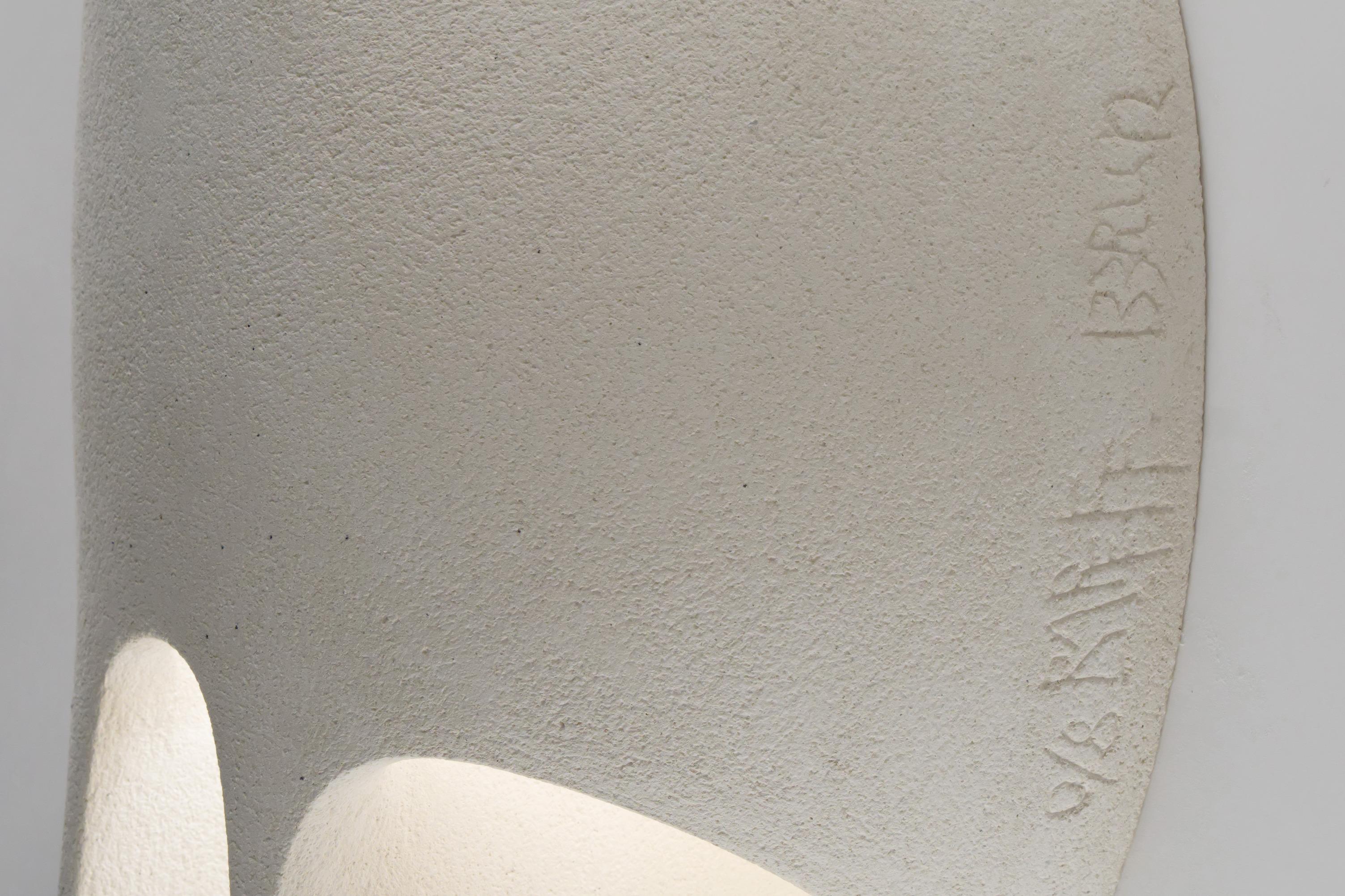 Guy Bareff, Corinthe, Aplique de cerámica contemporáneo, Francia, 2025 Al fuego en venta