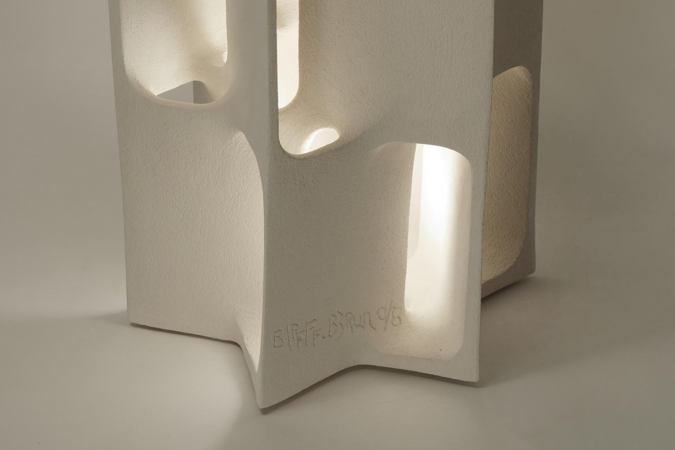 Guy Bareff, Étoile, mesa auxiliar de cerámica iluminada, Francia 2024 en Bueno estado para la venta en New York, NY