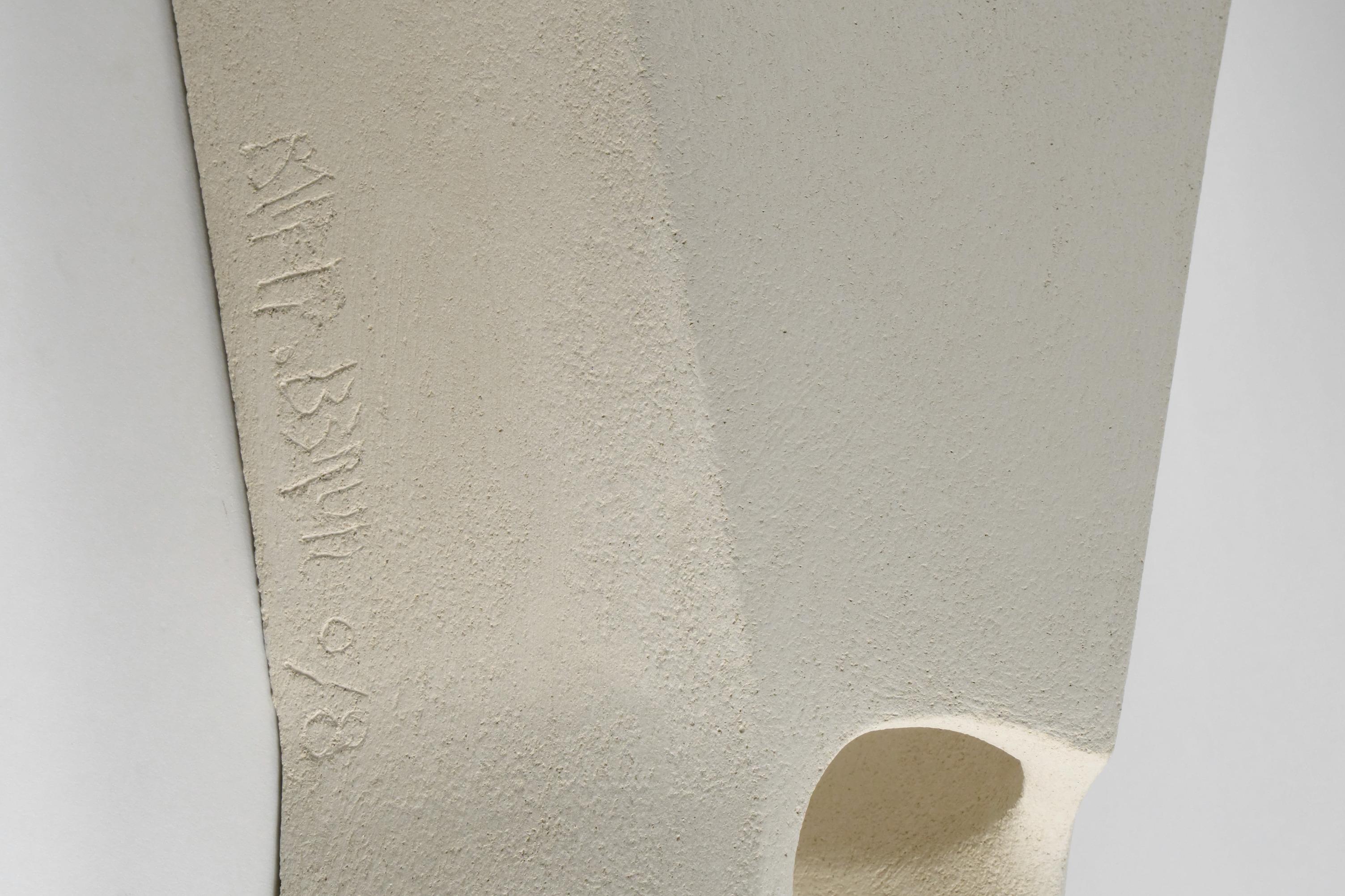 Guy Bareff, Masque, Aplique de cerámica contemporáneo, Francia, 2025 Al fuego en venta