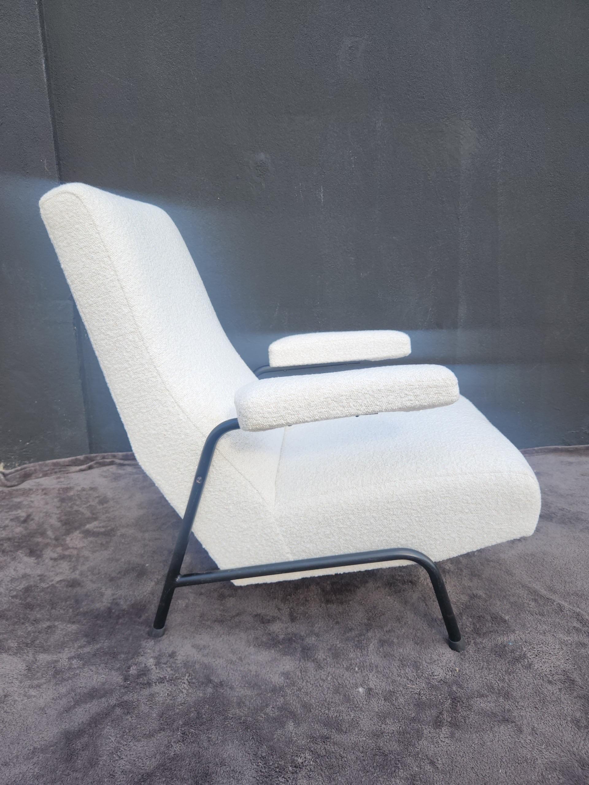 Guy Besnard Sesselpaar mit Boucle-Stoff, 1950er Jahre Frankreich im Angebot 3