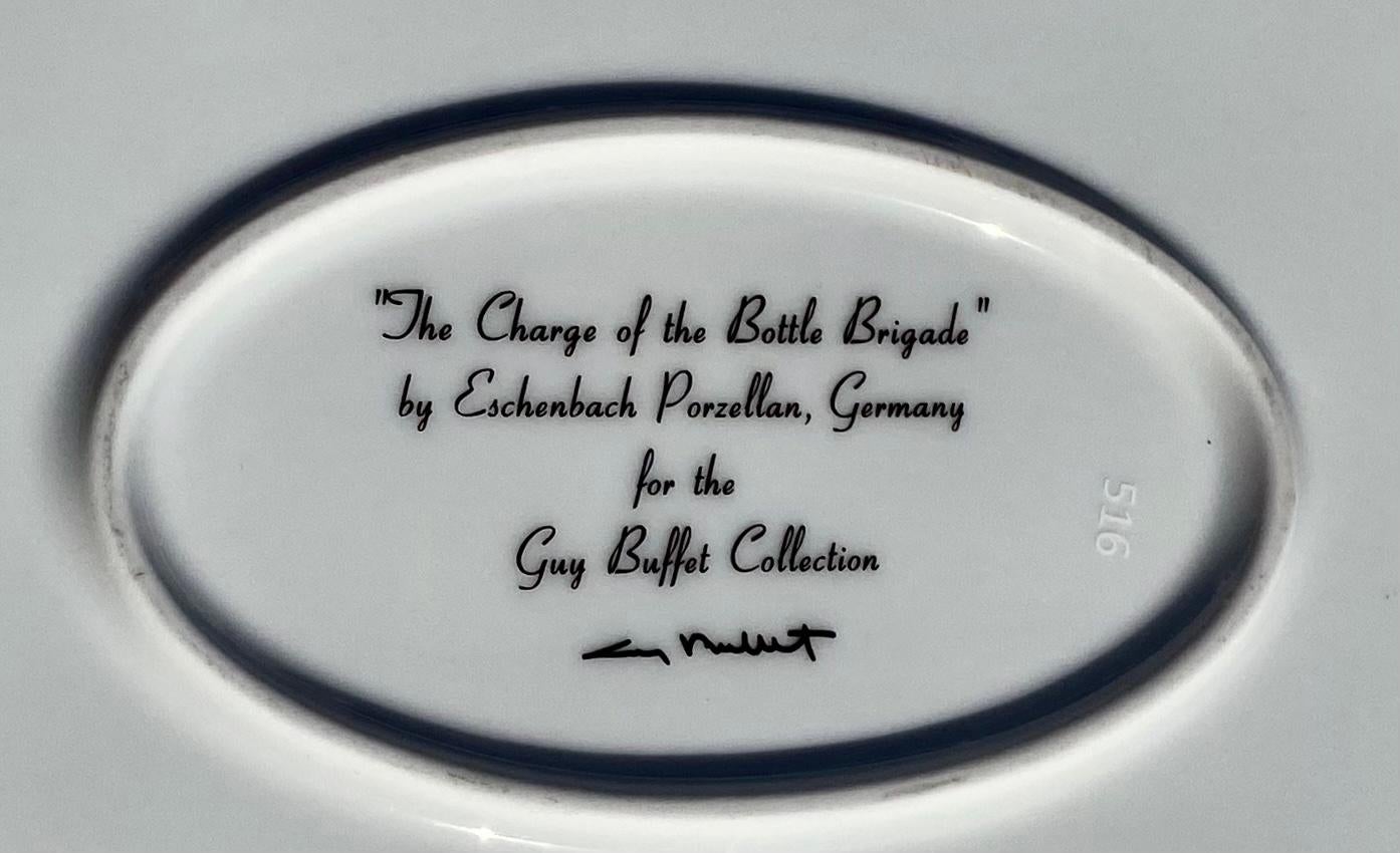 Fin du 20e siècle Le plateau ovale Charge of the Bottle Brigade de Guy Buffet (Eschenbach Porzellan) en vente