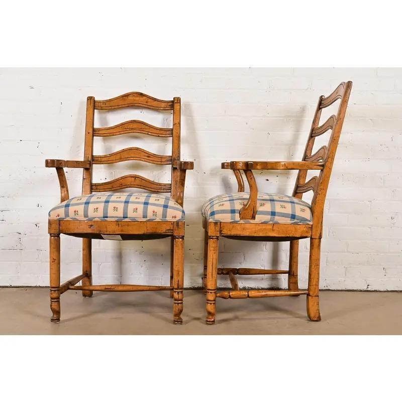 Guy Chaddock English Country Rustic Carved Maple Ladder Back Armchairs, Pair in vendita 4