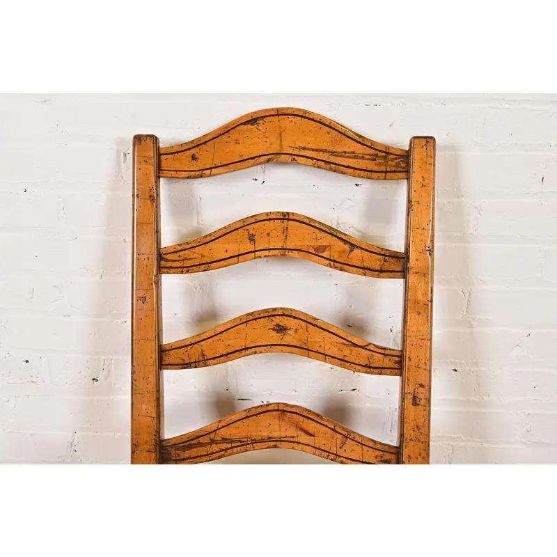Guy Chaddock English Country Rustic Carved Maple Ladder Back Dining Chairs im Angebot 1