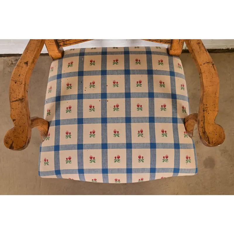 Tappezzeria Sedie da pranzo rustiche in acero di Guy Chaddock, set di quattro persone in vendita