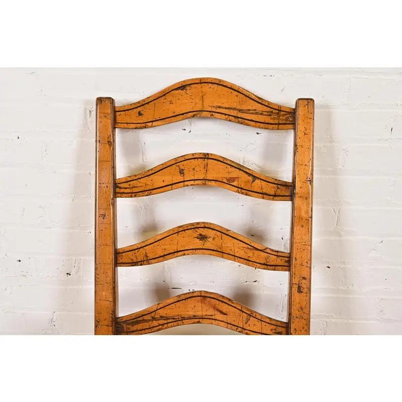 Tappezzeria Guy Chaddock - Sedie rustiche da salotto o da pranzo, coppia in vendita