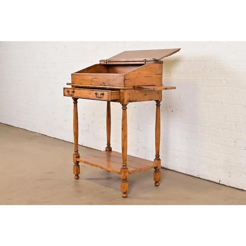 XX secolo Scrivania in acero Guy Chaddock Gustavian Slant Front in vendita