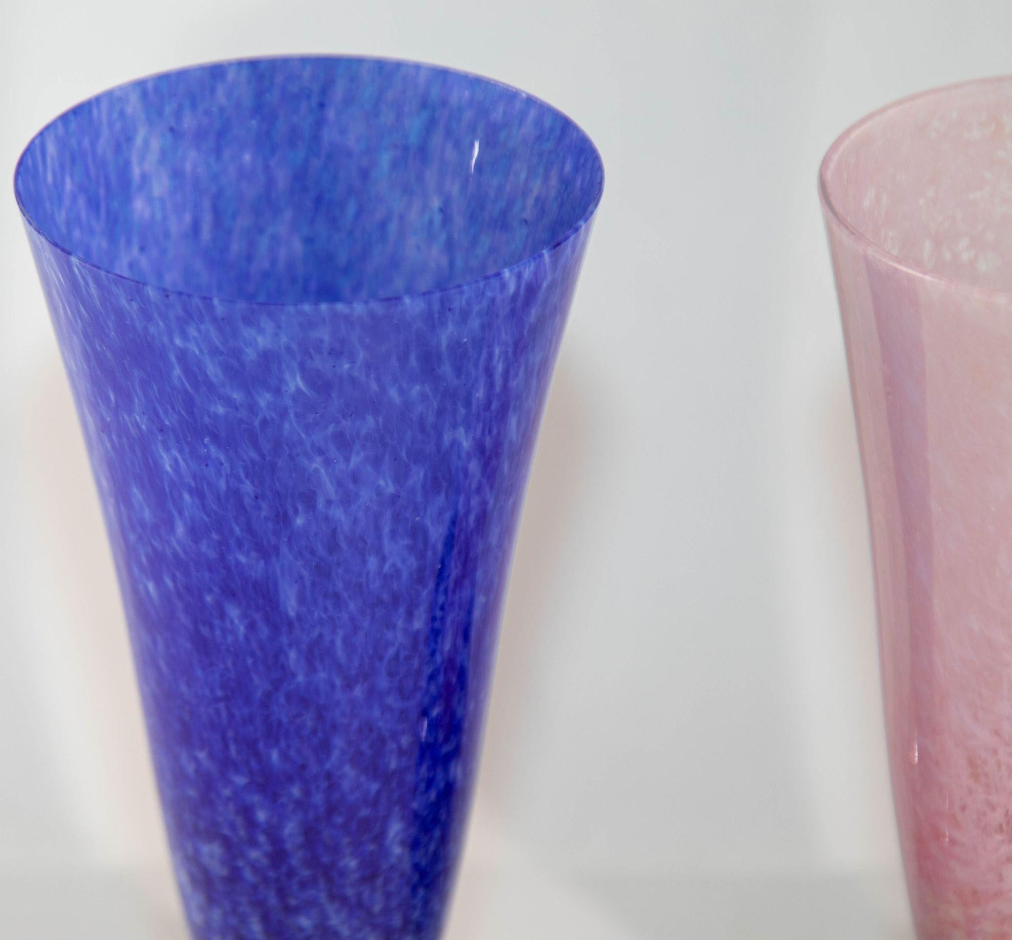 Guy Corrie Union Glass Donut Base Art Glass Vases Cobalt Blue Pink 1980s Set In Good Condition For Sale In North Hollywood, CA