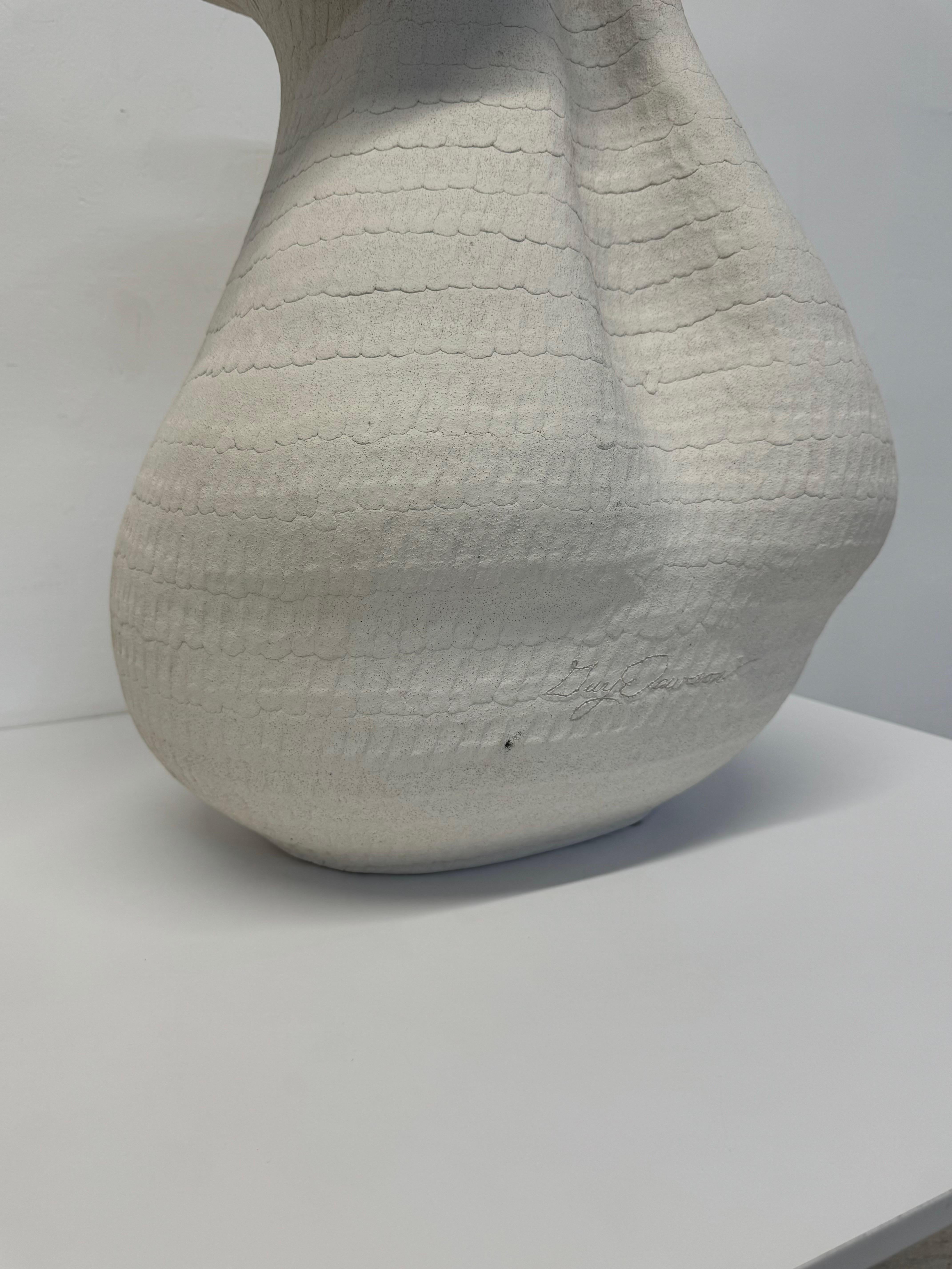 Guy Dawson Gran jarrón escultórico modernista de Studio Pottery, firmado en venta 3