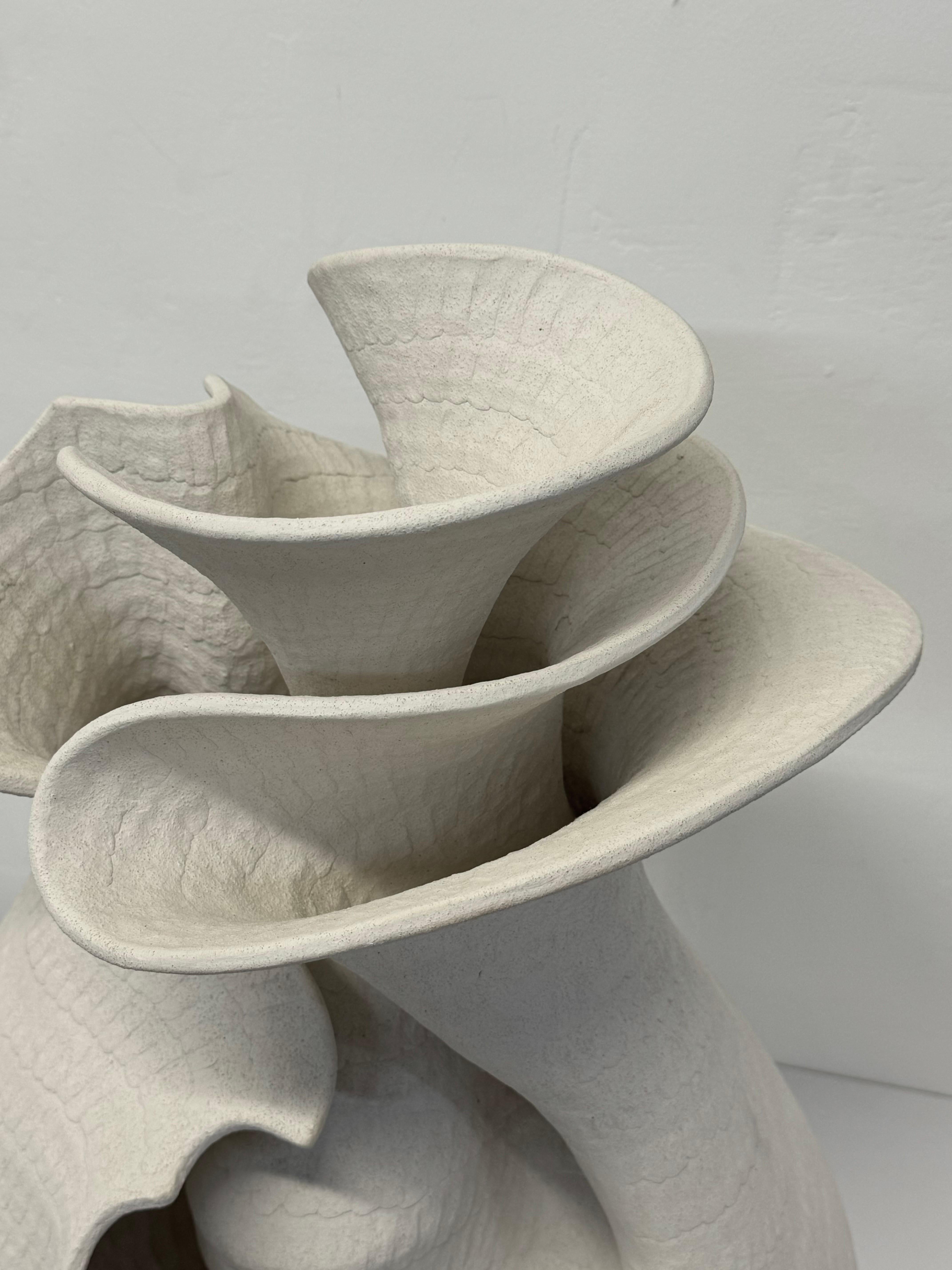 Guy Dawson Gran jarrón escultórico modernista de Studio Pottery, firmado en venta 4