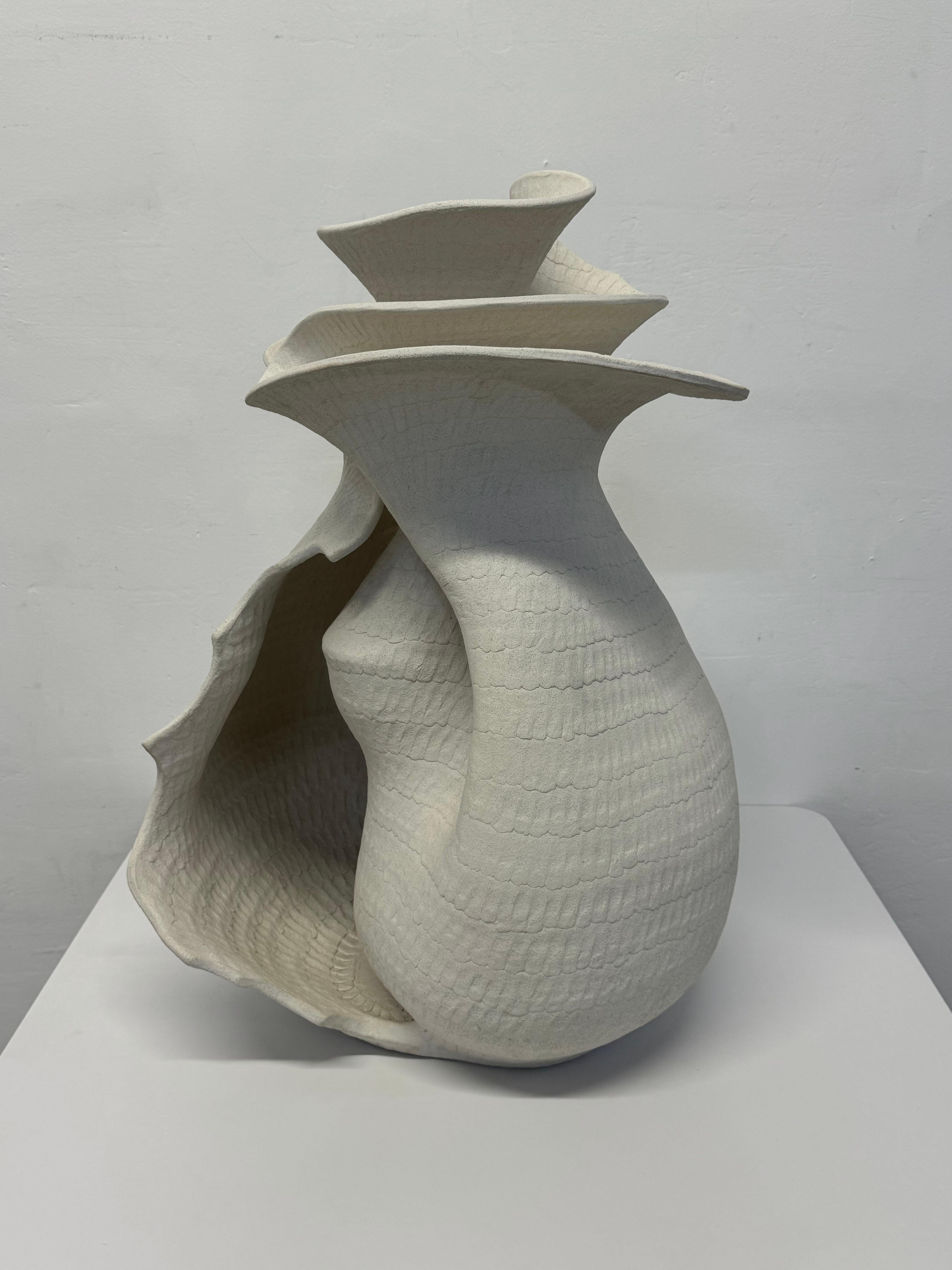 Guy Dawson Gran jarrón escultórico modernista de Studio Pottery, firmado siglo XX en venta