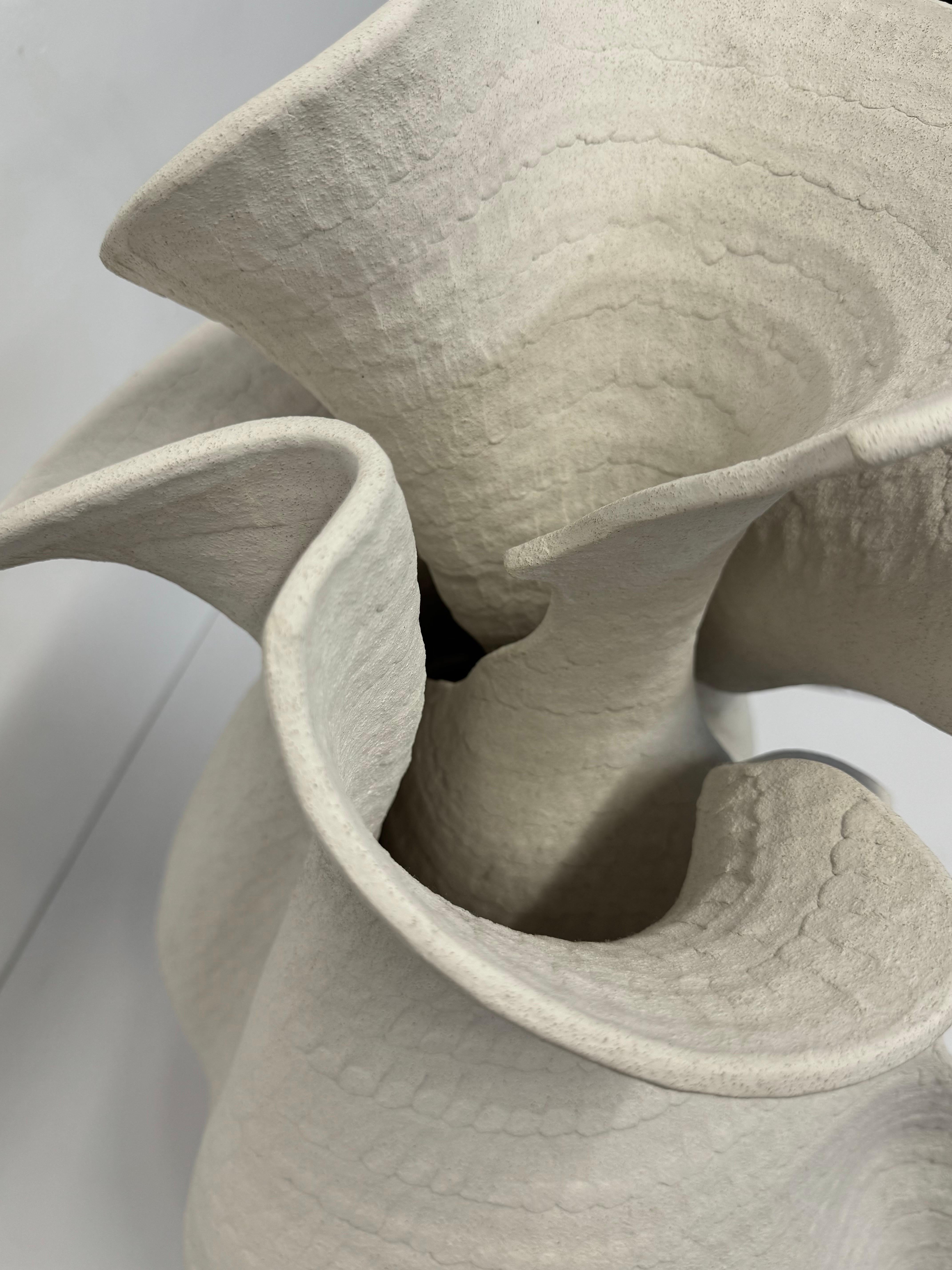 Guy Dawson Gran jarrón escultórico modernista de Studio Pottery, firmado en venta 1
