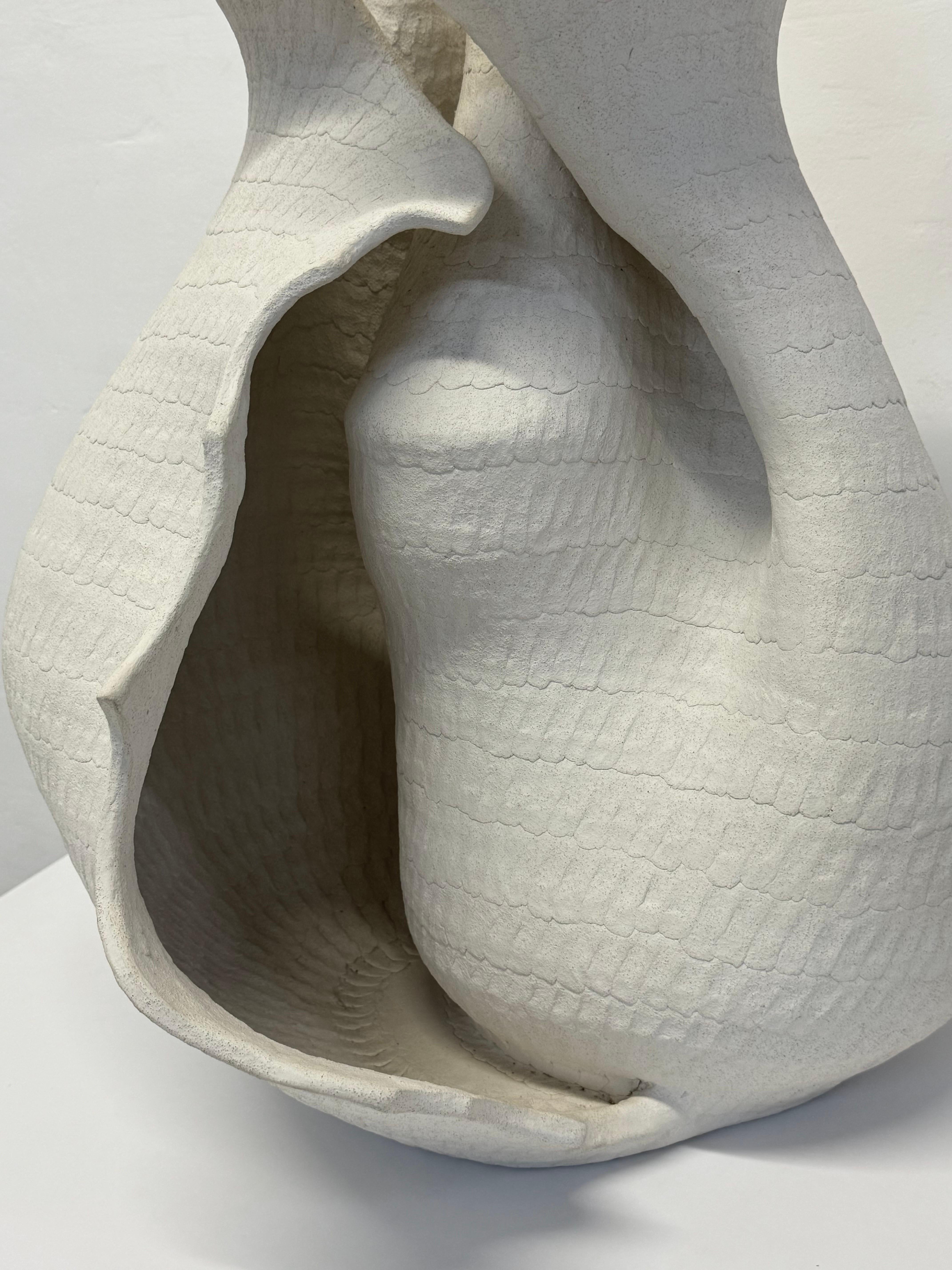 Guy Dawson Gran jarrón escultórico modernista de Studio Pottery, firmado en venta 2