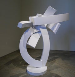 Marine:: große abstrakte Metallskulptur:: weiß pulverbeschichtetes Aluminium:: vertikal