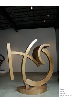 Pooja, Skulptur von Guy Dill, abstrakt, zeitgenössisch, Bronzeskulptur, in Innenräumen