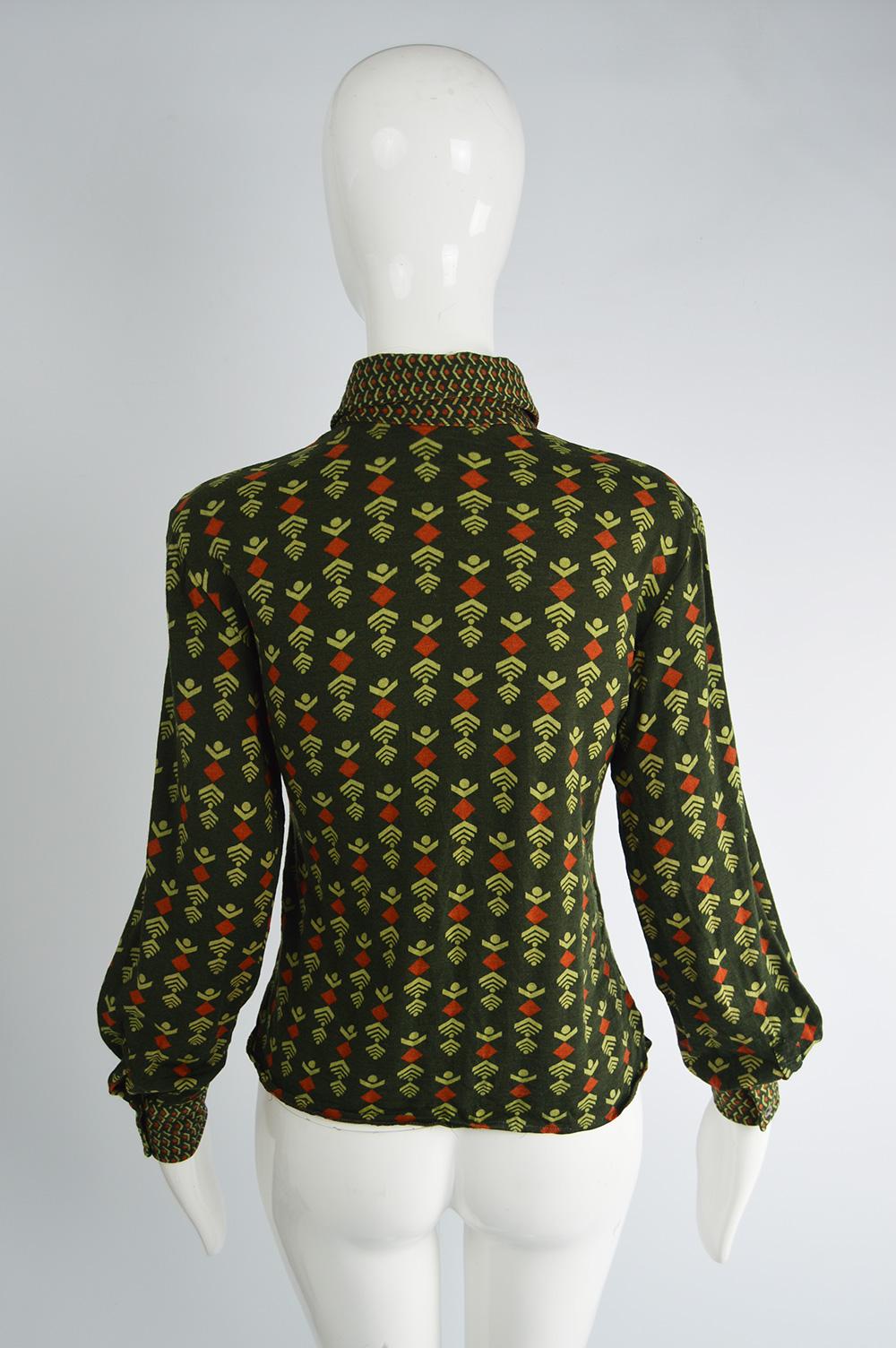 Guy Laroche 1970s Green Italian Wool Knit Vintage Dagger Collar Blouse In Excellent Condition In Doncaster, South Yorkshire