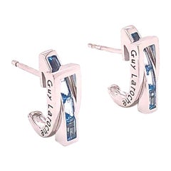 Guy Laroche Boucles d'oreilles Huggie en aigue-marine 18 carats de créateur