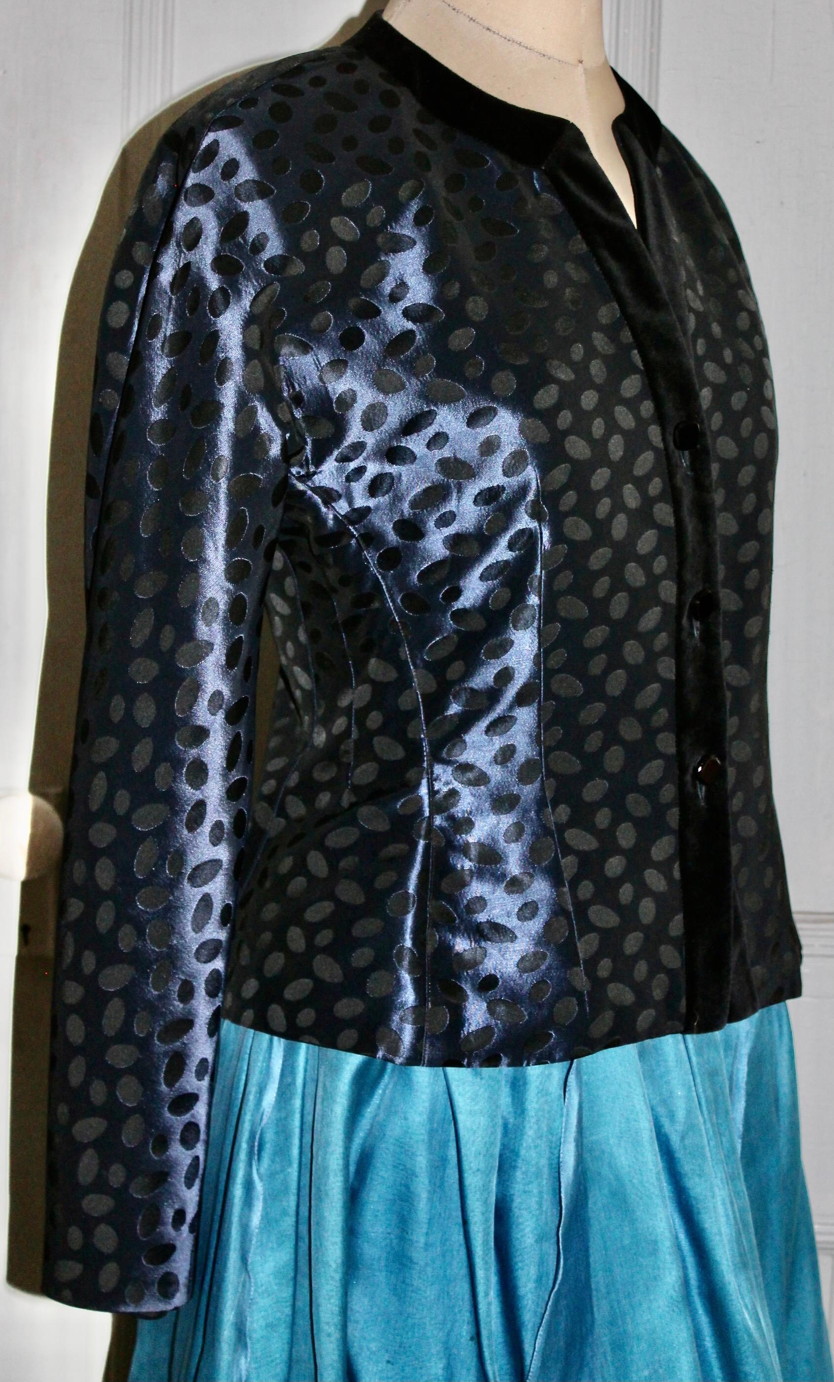 Blaue Satinjacke von Guy Laroche Boutique, Paris Damen im Angebot