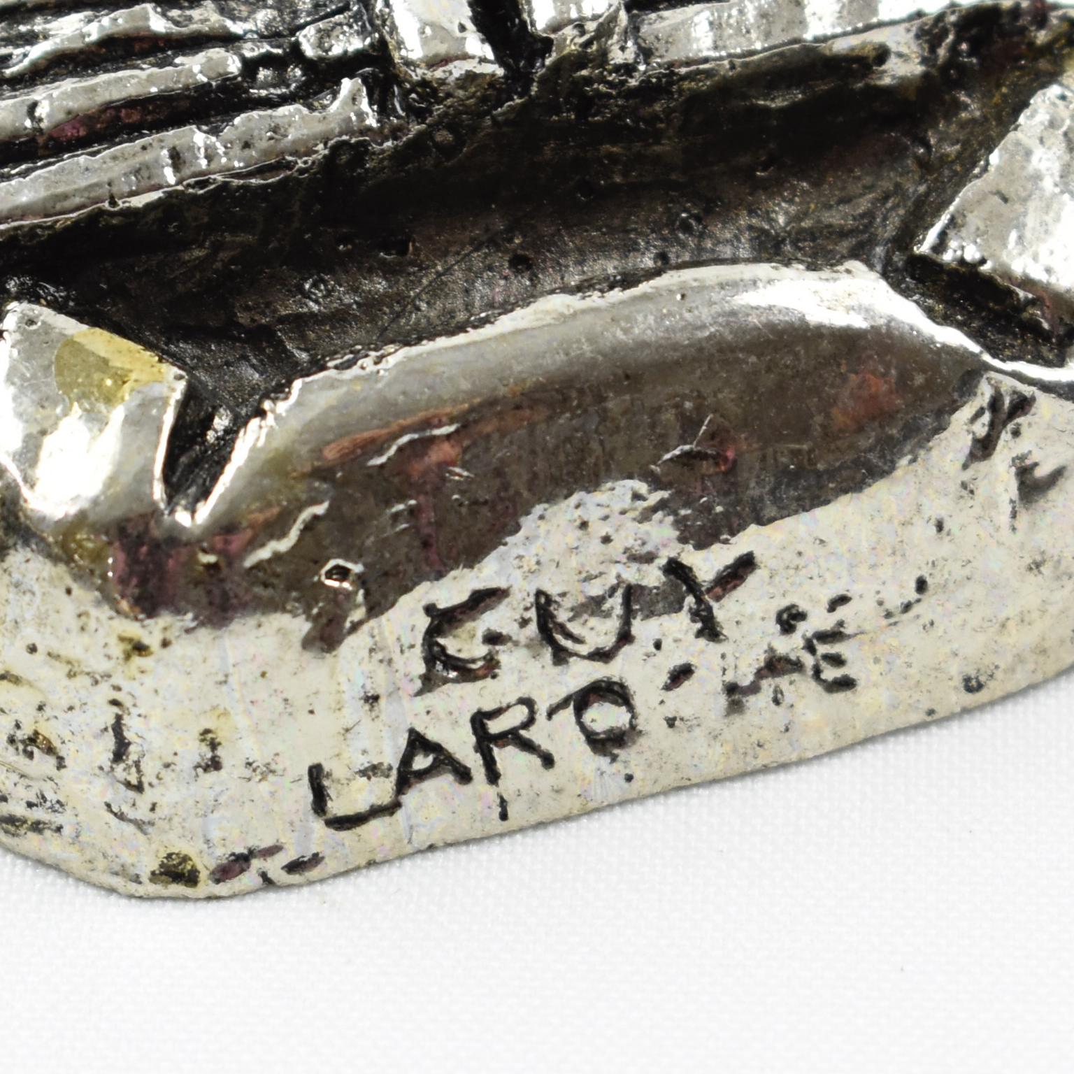 Guy Laroche Chromed Resin Lion Medallion Necklace In Excellent Condition For Sale In Atlanta, GA
