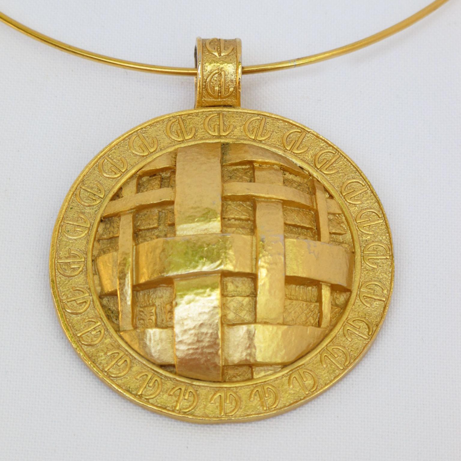 Women's Guy Laroche Gilt Metal Rigid Collar Pendant Necklace For Sale