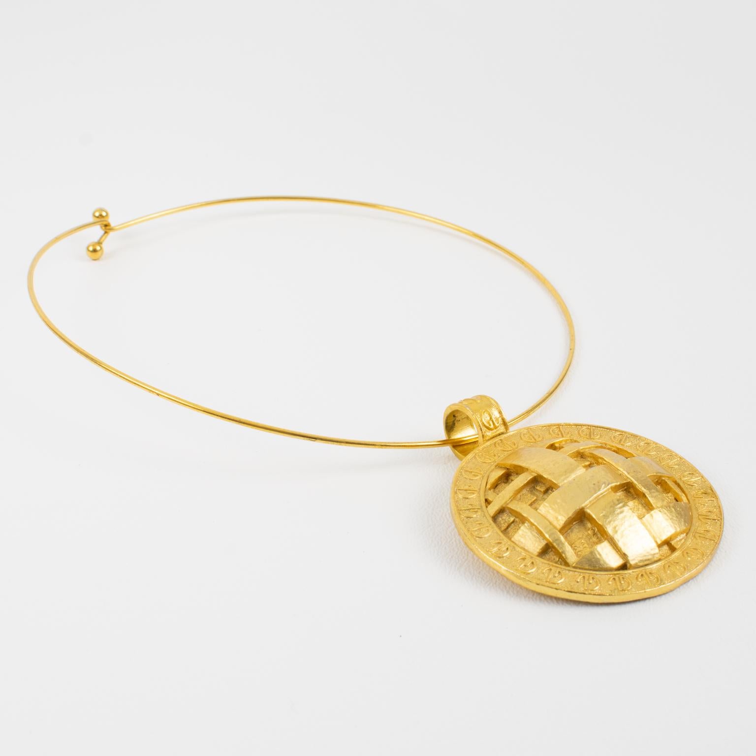 Guy Laroche Gilt Metal Rigid Collar Pendant Necklace For Sale 2