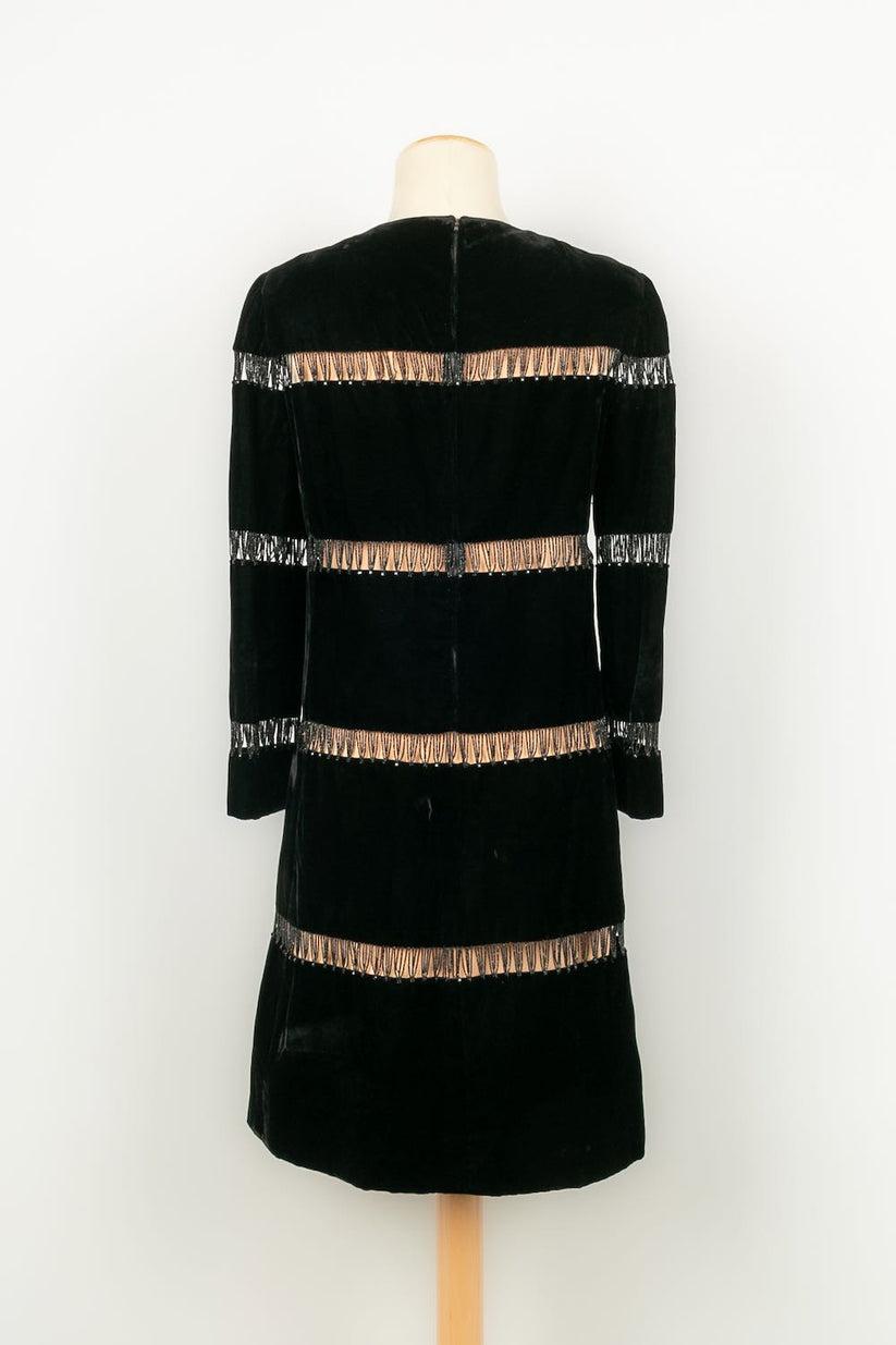 Guy Laroche Haute Couture Kleid aus schwarzem Seidensamt, Perlen und Strass (Schwarz) im Angebot