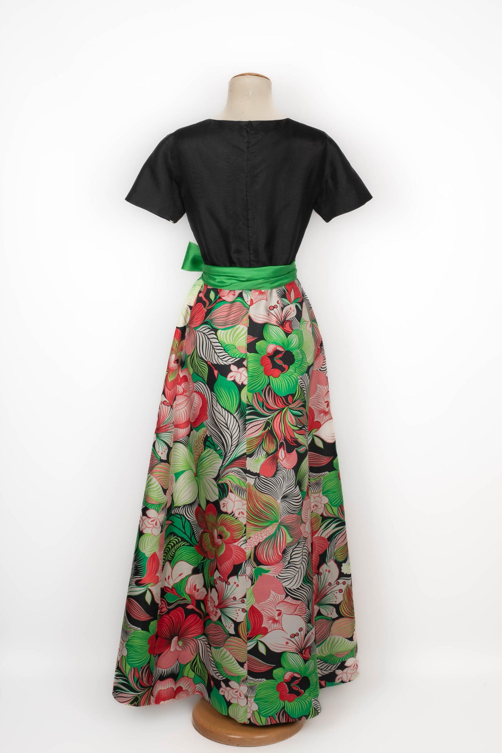 Guy Laroche Long Black Silk Dress In Good Condition For Sale In SAINT-OUEN-SUR-SEINE, FR