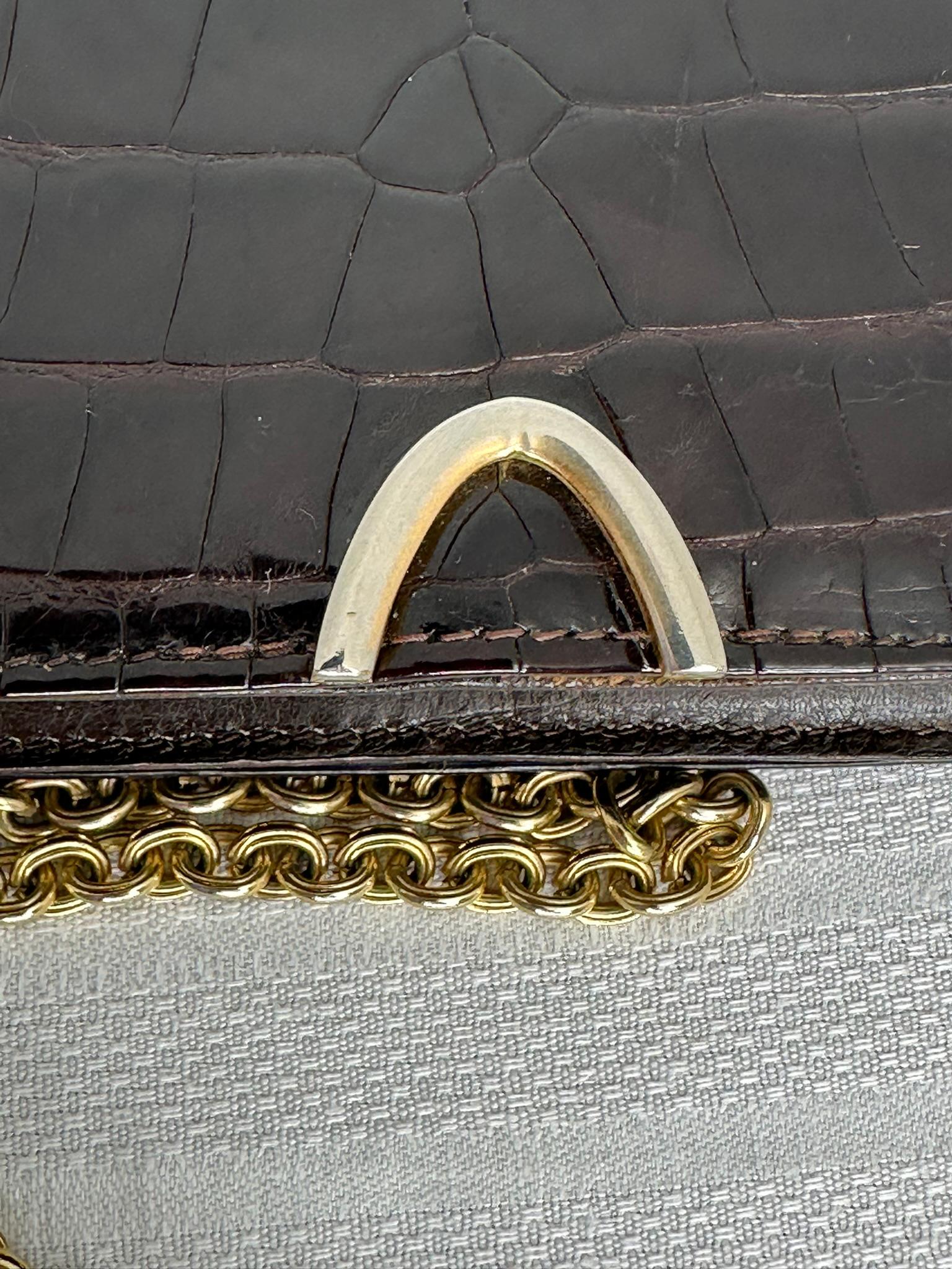 Bolso de hombro Guy Laroche Paris Cocodrilo glaseado marrón chocolate Herrajes dorados en venta 7