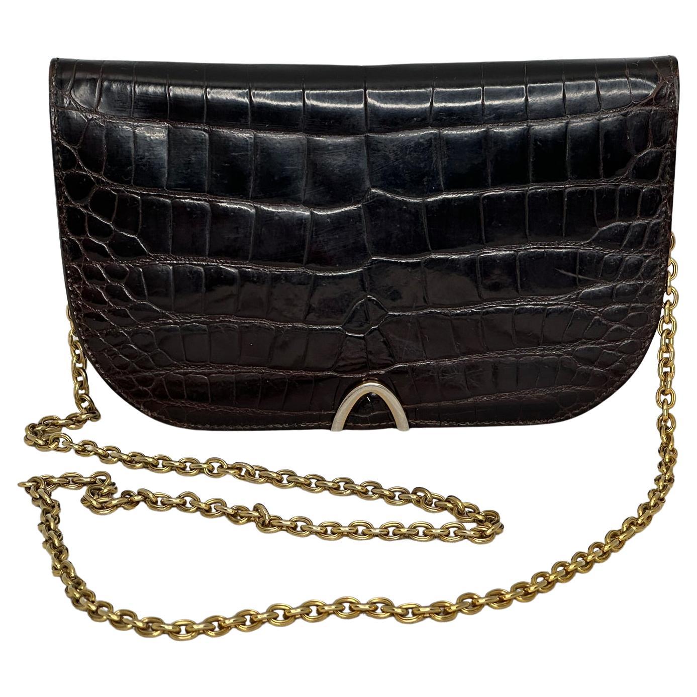 Bolso de hombro Guy Laroche Paris Cocodrilo glaseado marrón chocolate Herrajes dorados en venta