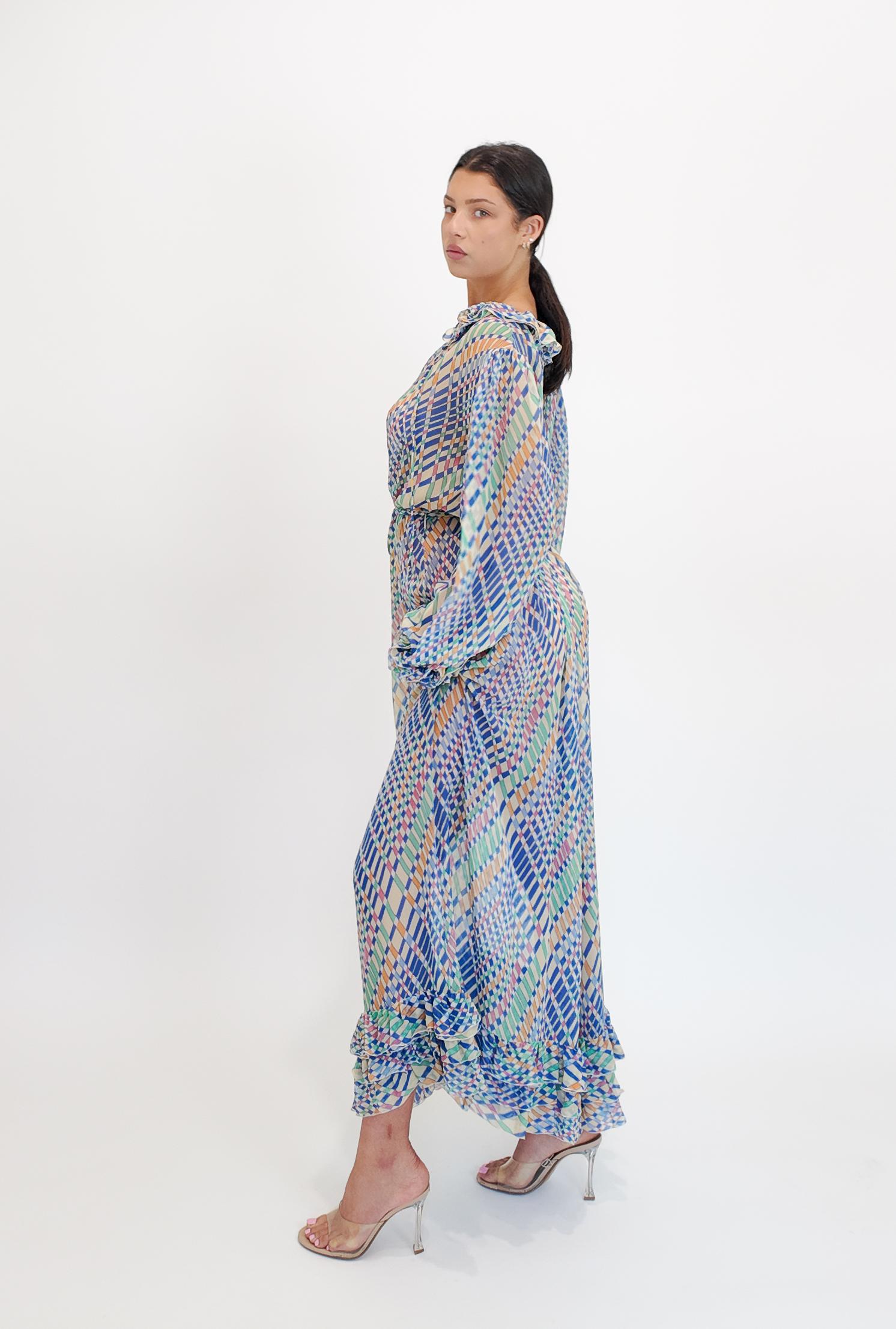 Gris Guy Laroche - Robe longue en soie imprimée avec ceinture en vente