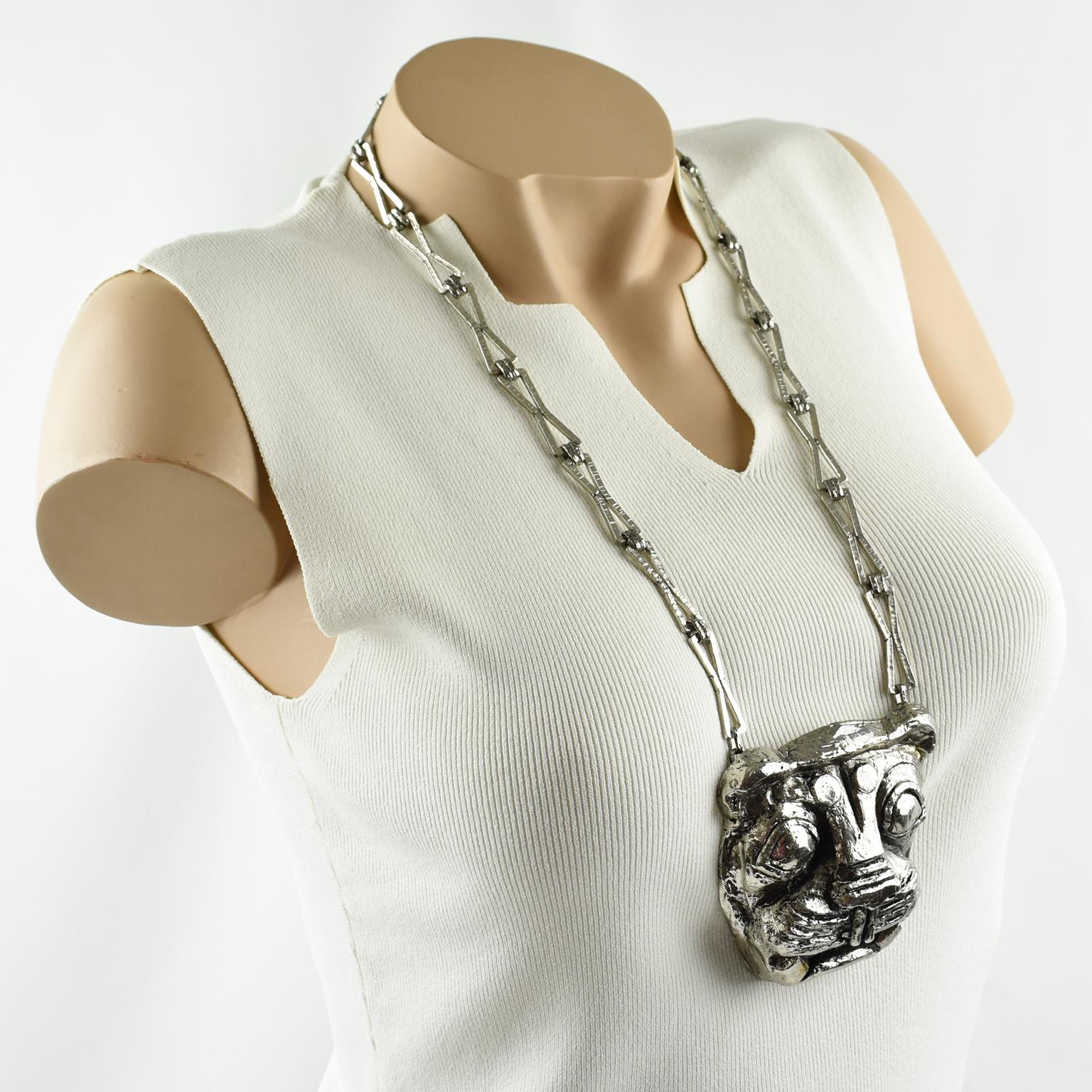 Guy Laroche Silvered Resin Lion Head Medallion Chain Necklace In Good Condition For Sale In Atlanta, GA