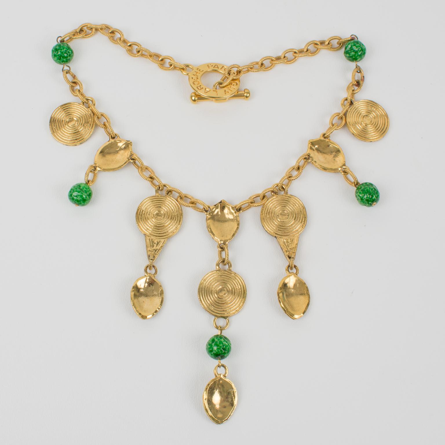 Guy Laroche Collier ras du cou en métal doré d'inspiration tribale avec perles en céramique verte en vente 4