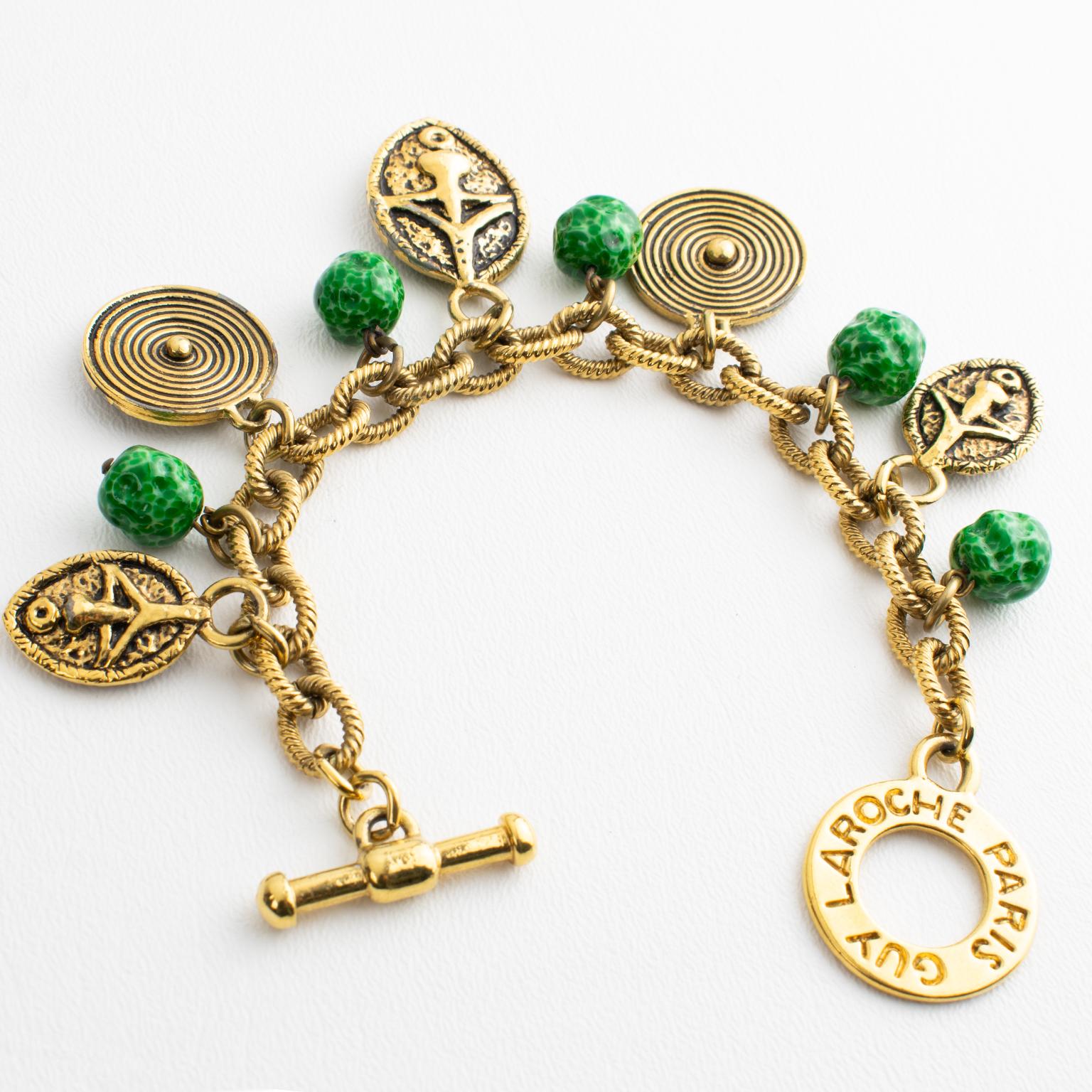 Bracciale A Link di ispirazione tribale con charme in ceramica di Guy Laroche In condizioni buone in vendita a Atlanta, GA