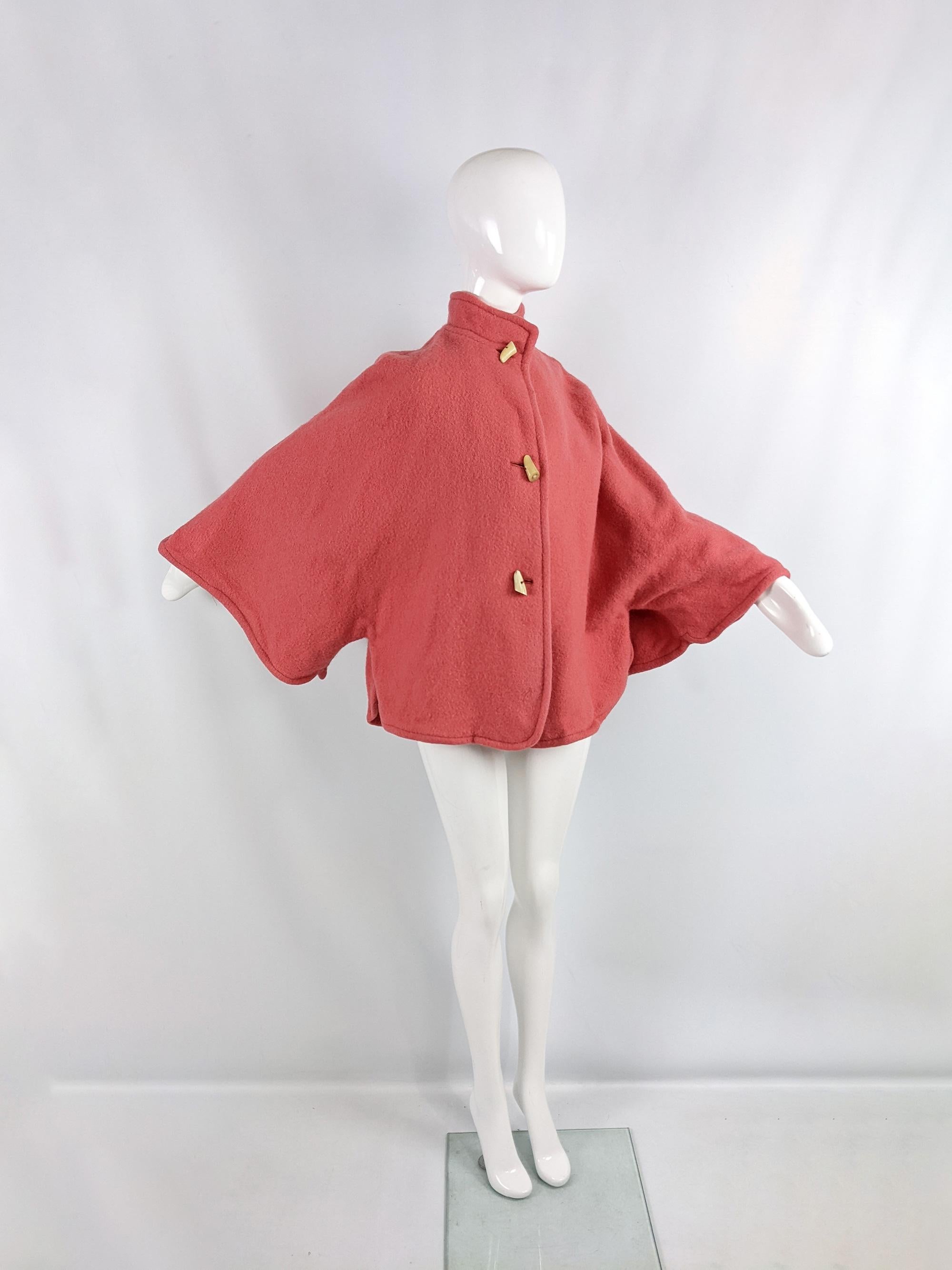 Guy Laroche Vintage Años 80 Capa de lana y mohair rosa con mangas de kimono, Años 80 en Bueno estado para la venta en Doncaster, South Yorkshire