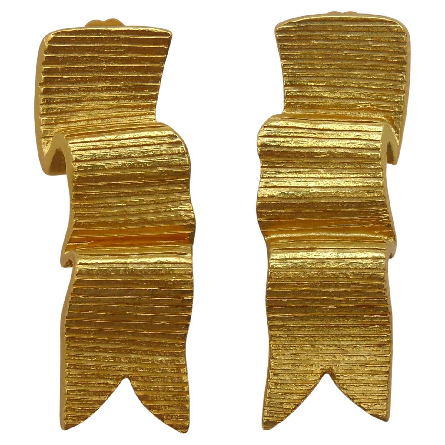GUY LAROCHE Vintage Gold Tone Ribbon Clip-On Earrings For Sale