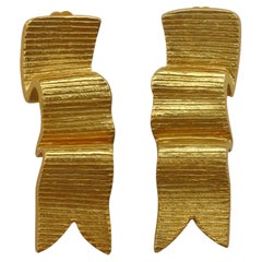 GUY LAROCHE Vintage Gold Tone Ribbon Clip-On Earrings