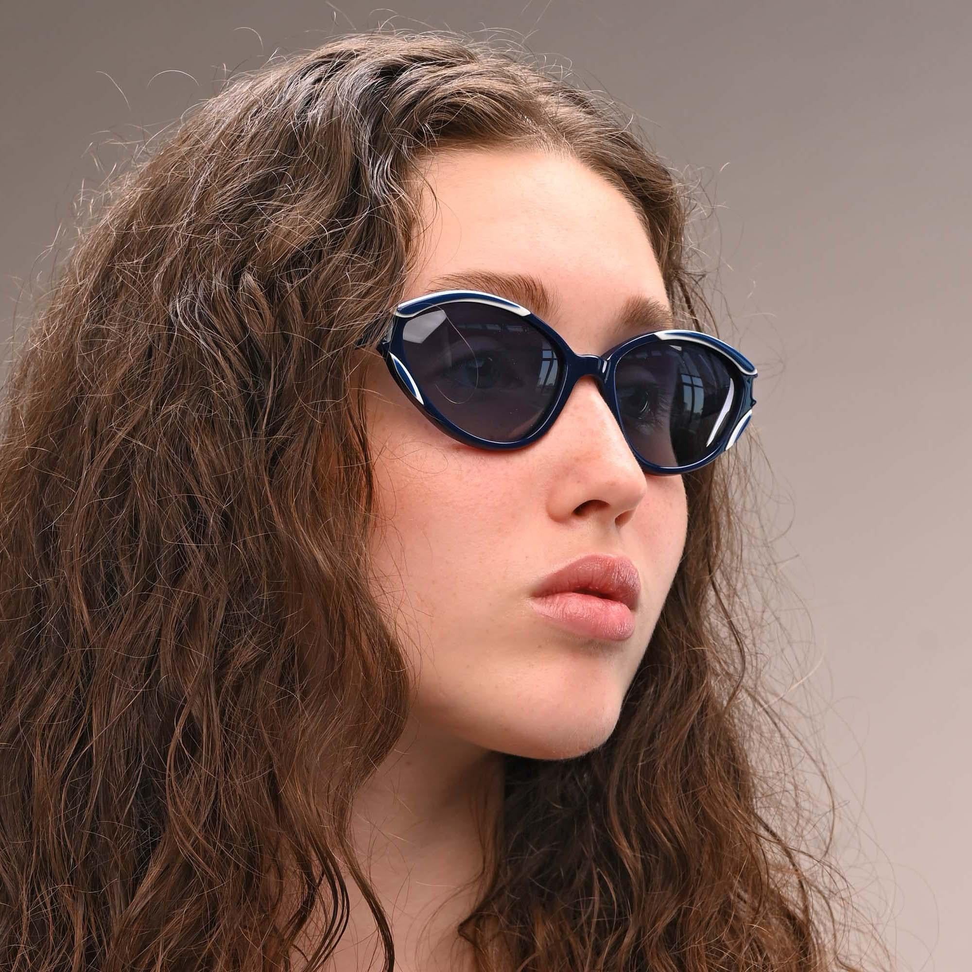 Guy Laroche - Lunettes de soleil vintage en vente 1