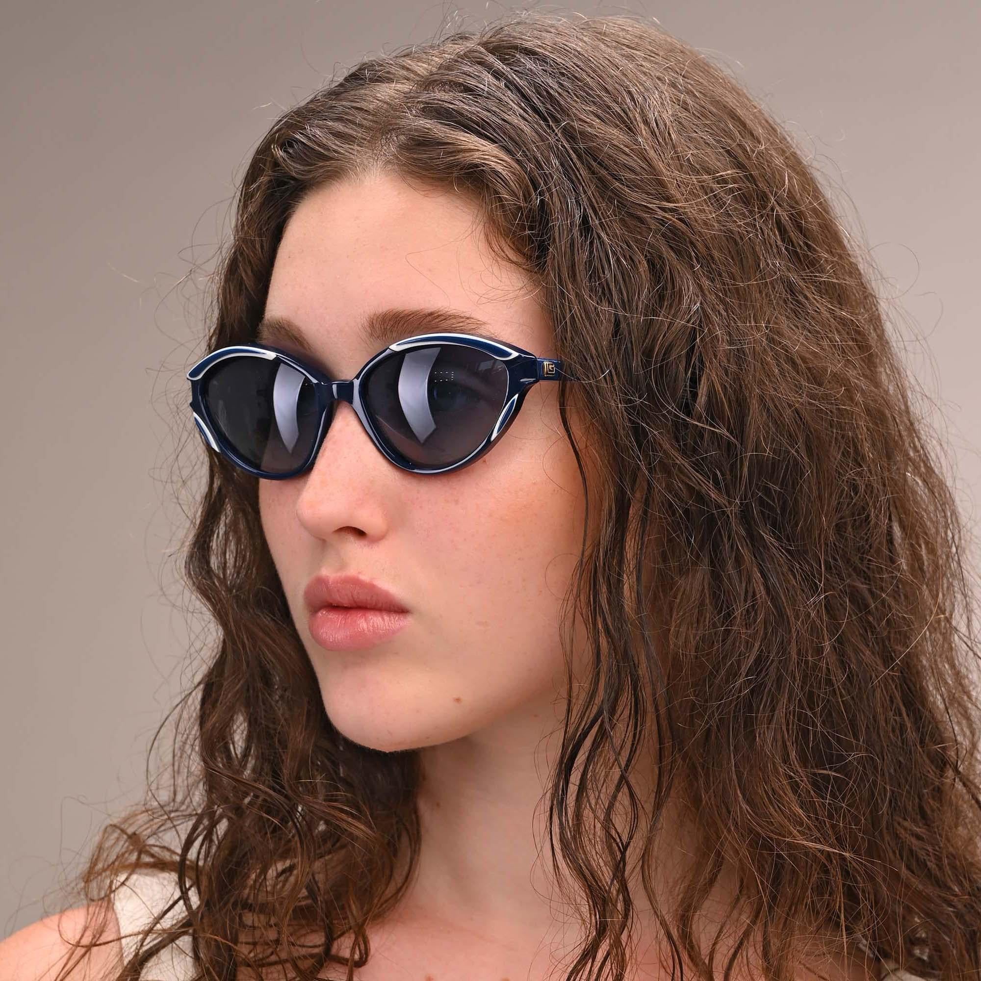 Guy Laroche - Lunettes de soleil vintage en vente 2