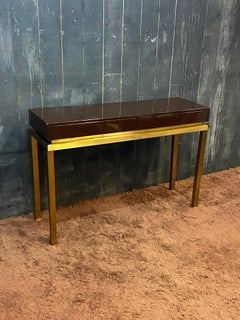 Guy Lefevre, elegante console in legno laccato e ottone, circa 1970