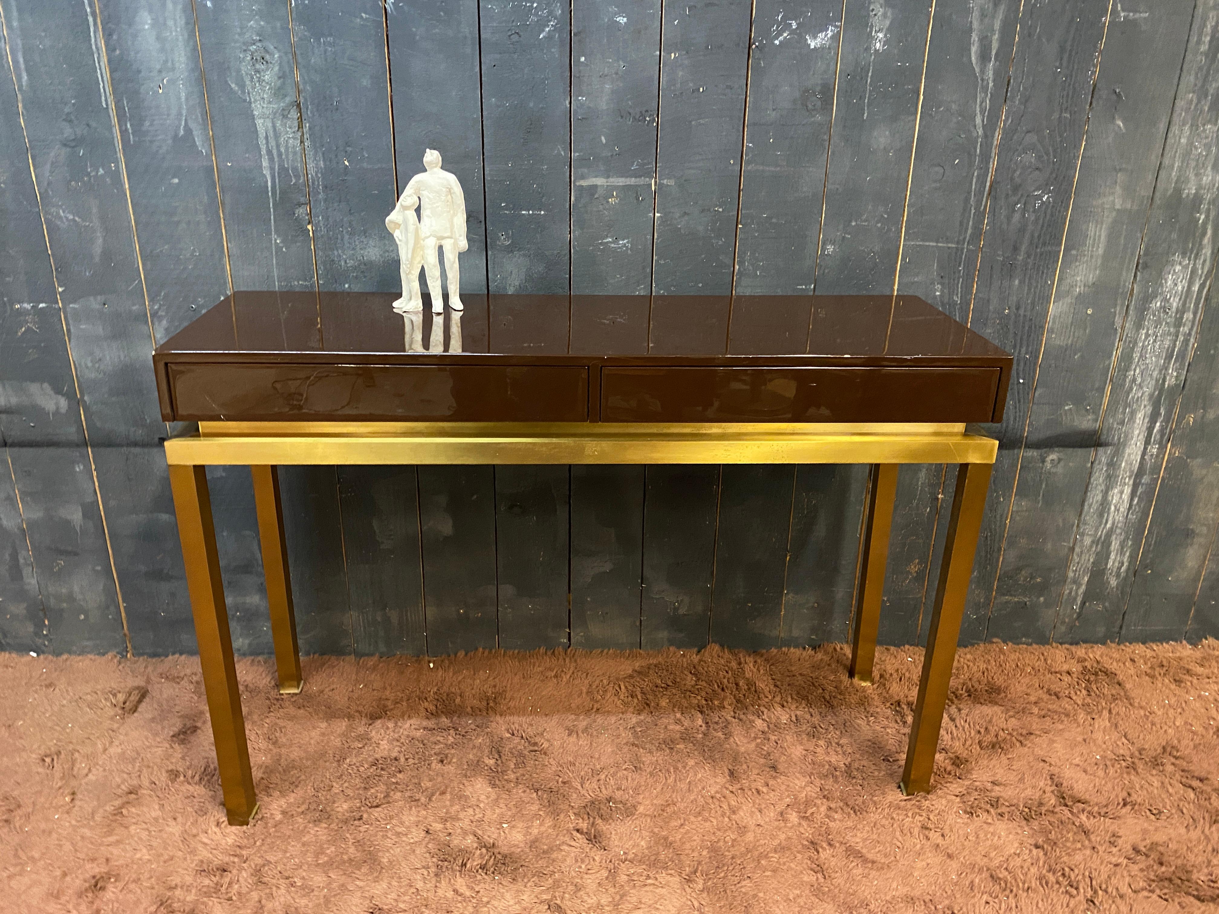 Mid-Century Modern Guy Lefevre, elegant console in lacquered wood and brass, circa 1970 For Sale