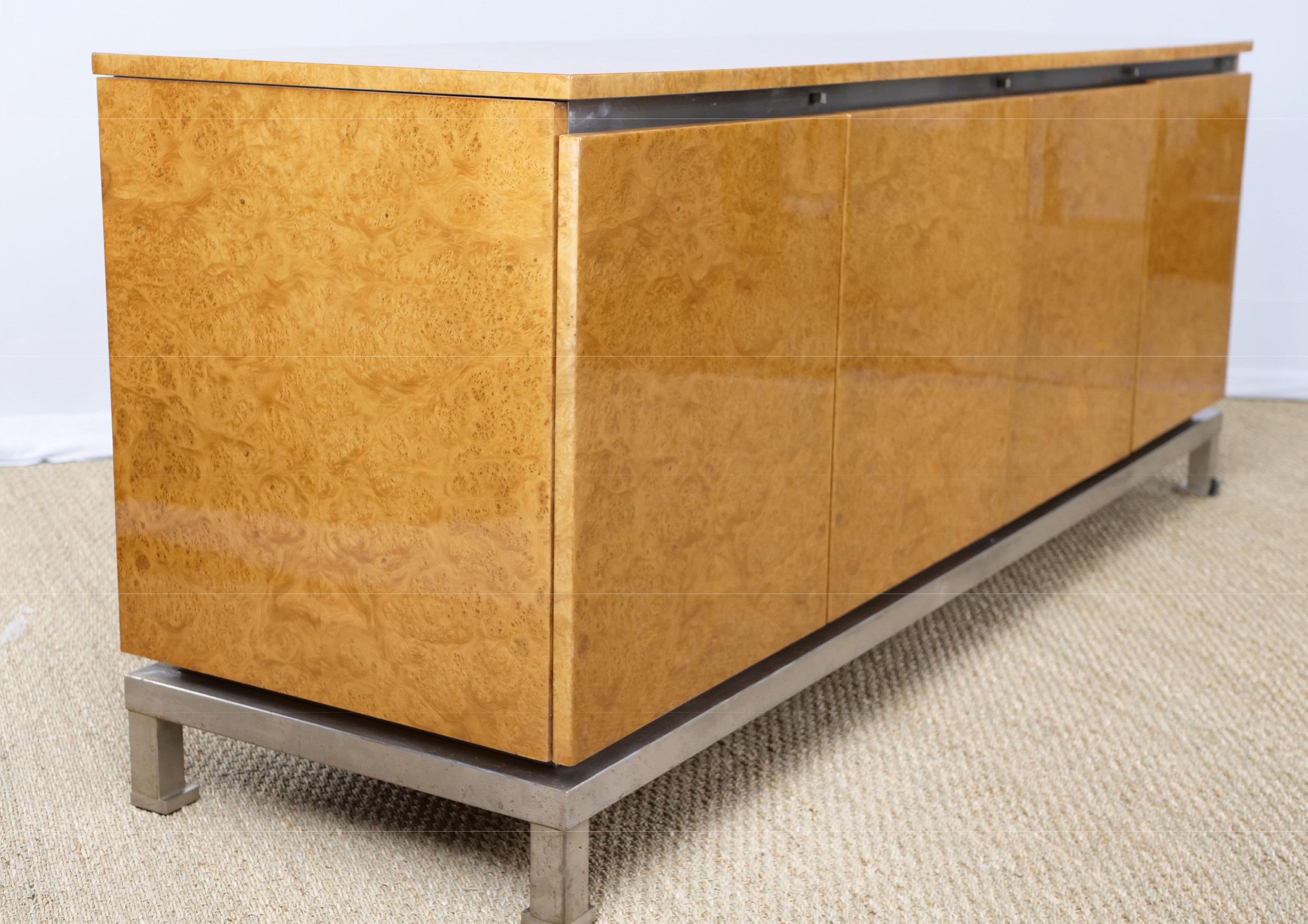 Guy LEFEVRE for Maison Jansen, large sideboard in elm burl and brushed steel
good general condition, small ding on tray (see photo)