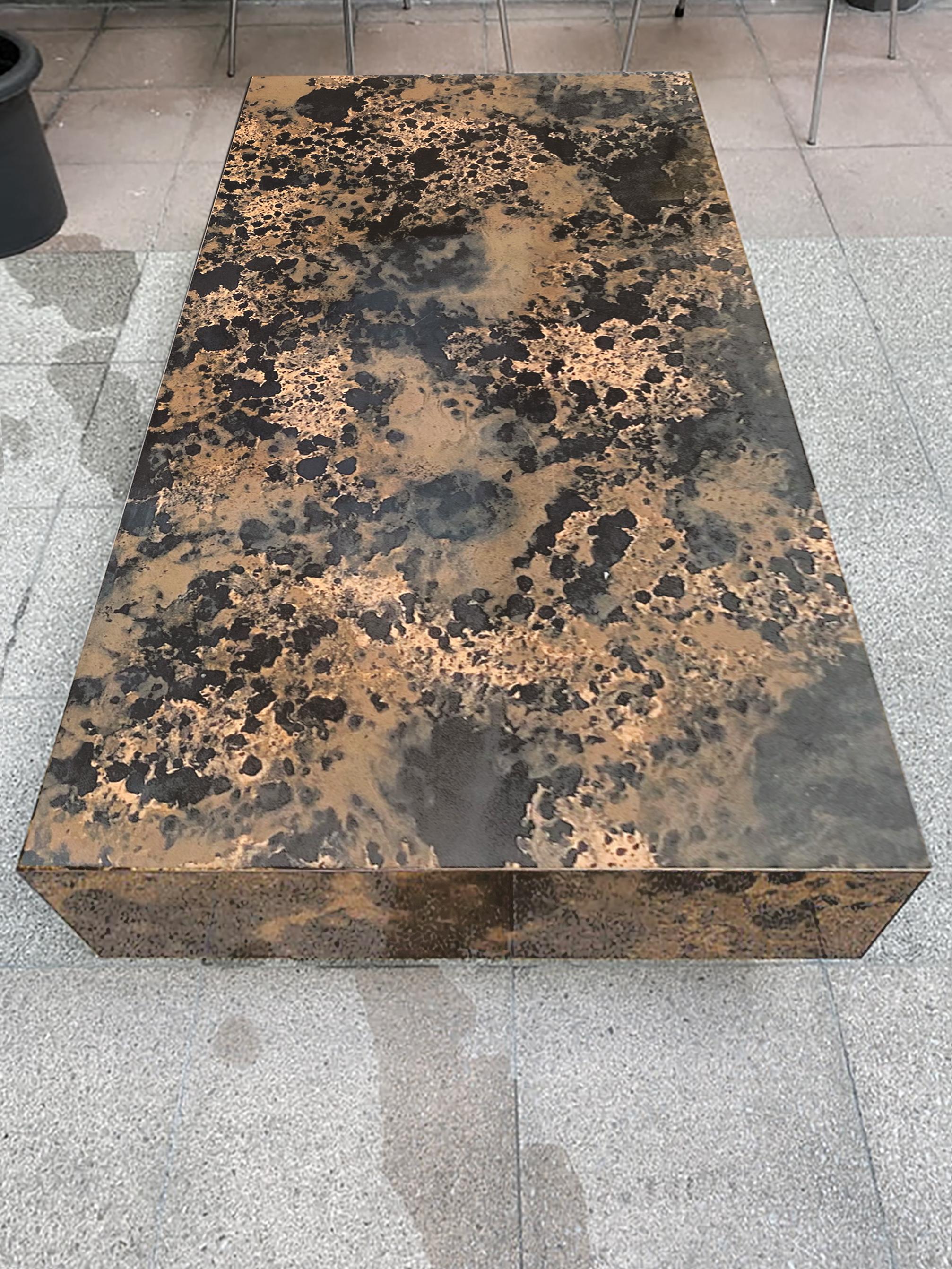 Late 20th Century Guy lefevre For Roche Bobois  Solar flare coffee table  Wood/ lacquered melamine For Sale