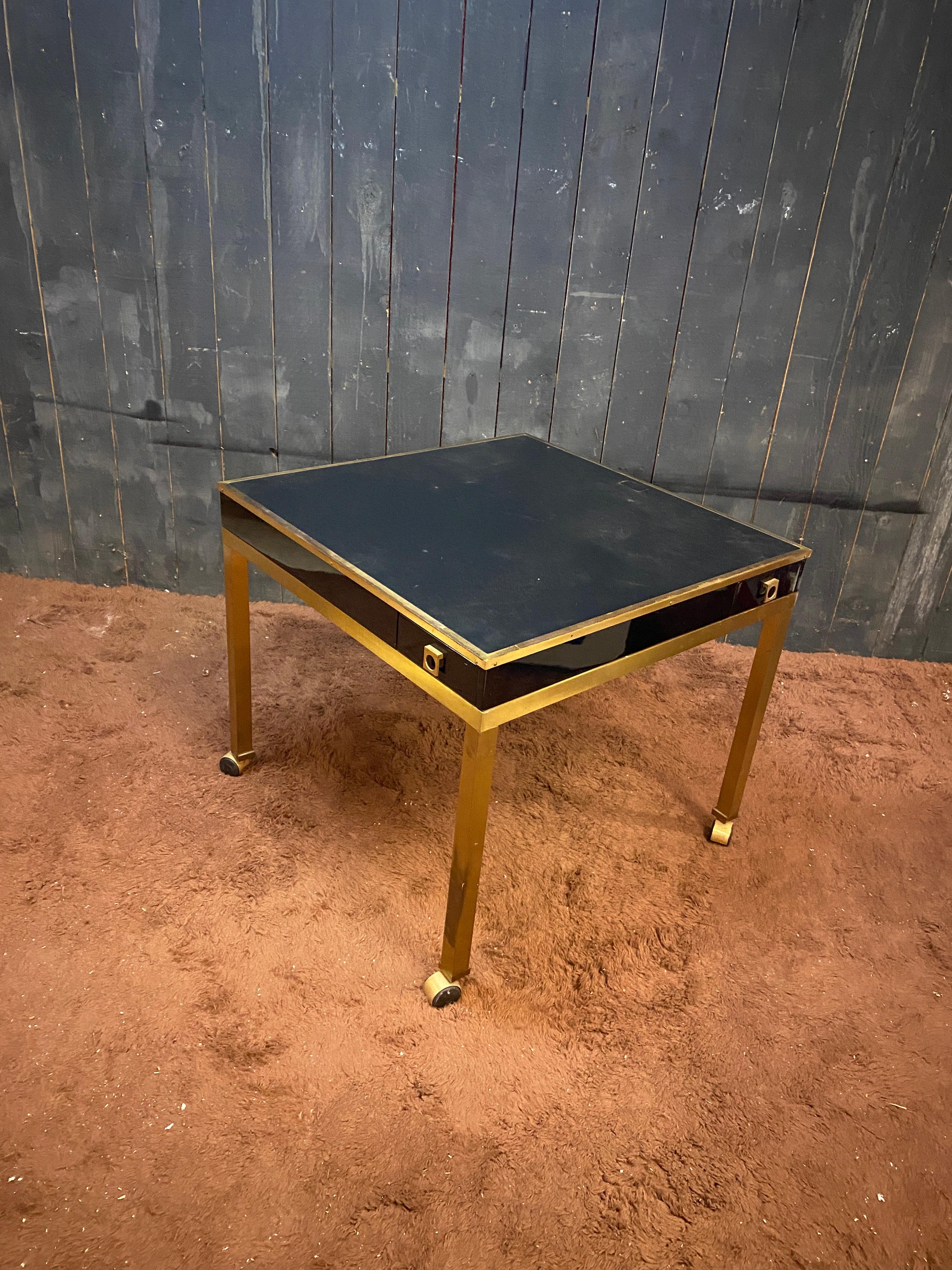 Table de jeu Guy LEFEVRE en laiton et bois laqué  vers 1970 en vente 4