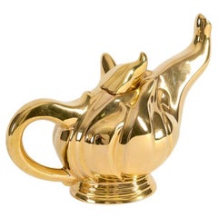 Guy Lindsay Kohn, Teapot in the Shape of the Statue of Liberty Flame, US, 1996