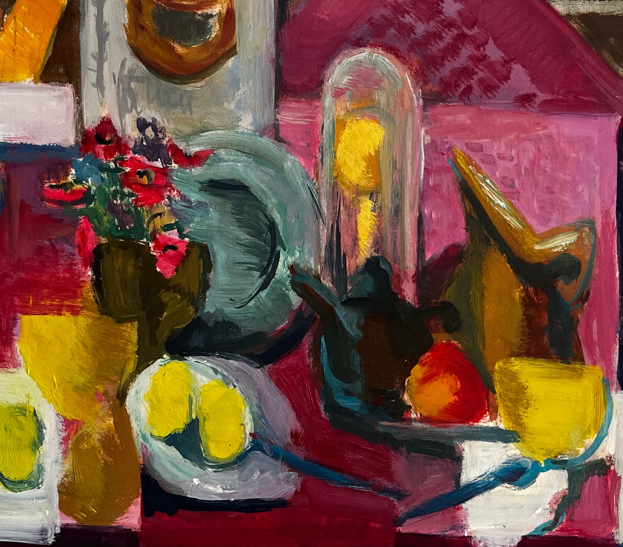 Titel: Abstraktes Stillleben mit Blumen Zitronen Krug Tasse und Cloche Modernist Gouache
Guy Nicod (Französisch 1923 - 2021) 
Gouache auf Künstlerpapier, ungerahmt
Größe: 16,25 x 20,75 Zoll (Höhe x Breite)
Provenienz: Künstlernachlass,