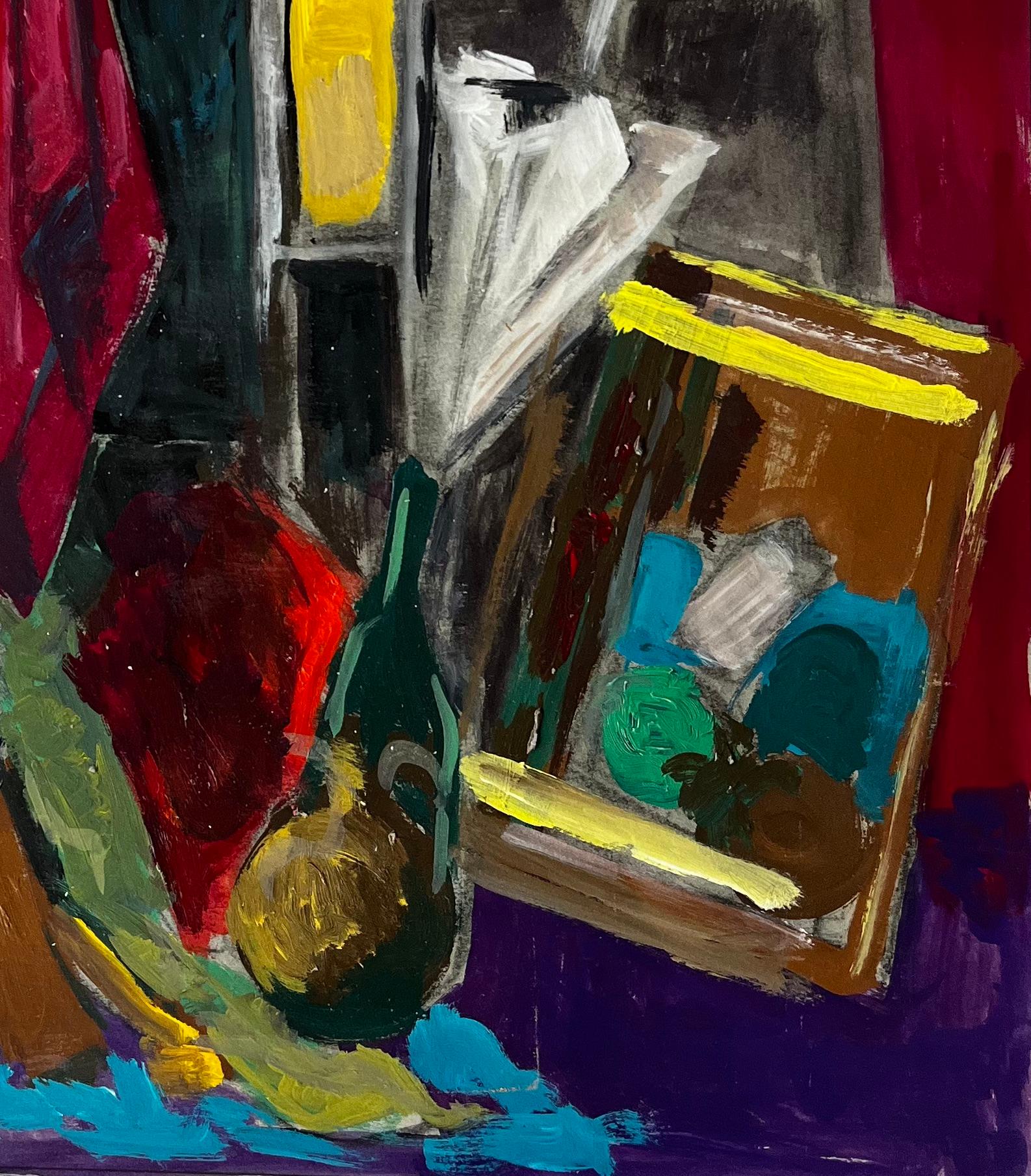 Titre : Coloré  Nature morte à l'huile moderne française avec bouteilles en tissu et cadre photo
Guy Nicod (français 1923 - 2021) 
Huile sur papier d'artiste, non encadrée
Taille : 22.25 x 19 pouces (hauteur x largeur)
Provenance : Succession