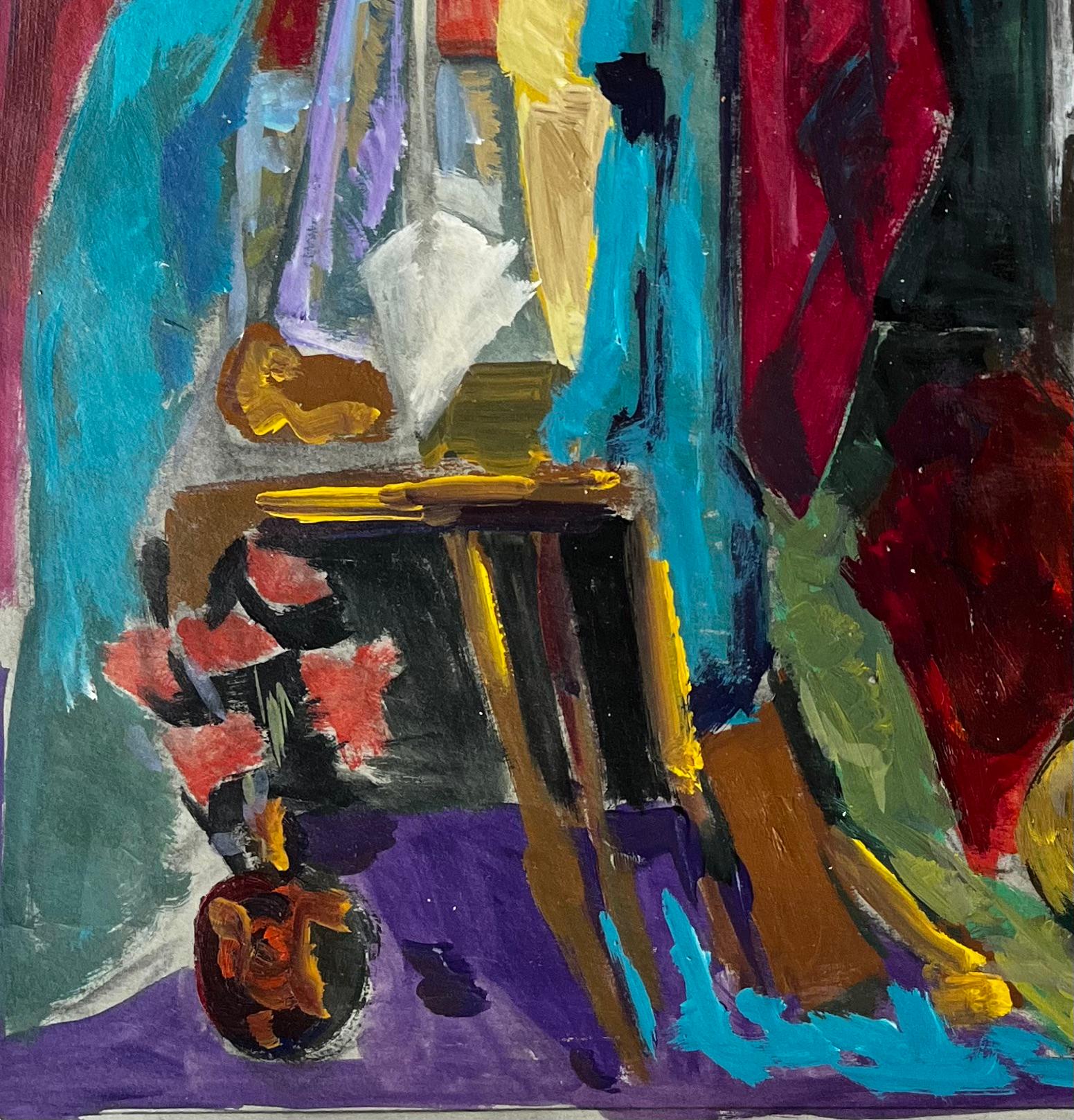 Colorée  Nature morte à l'huile moderne française avec bouteilles en tissu et cadre photo en vente 1